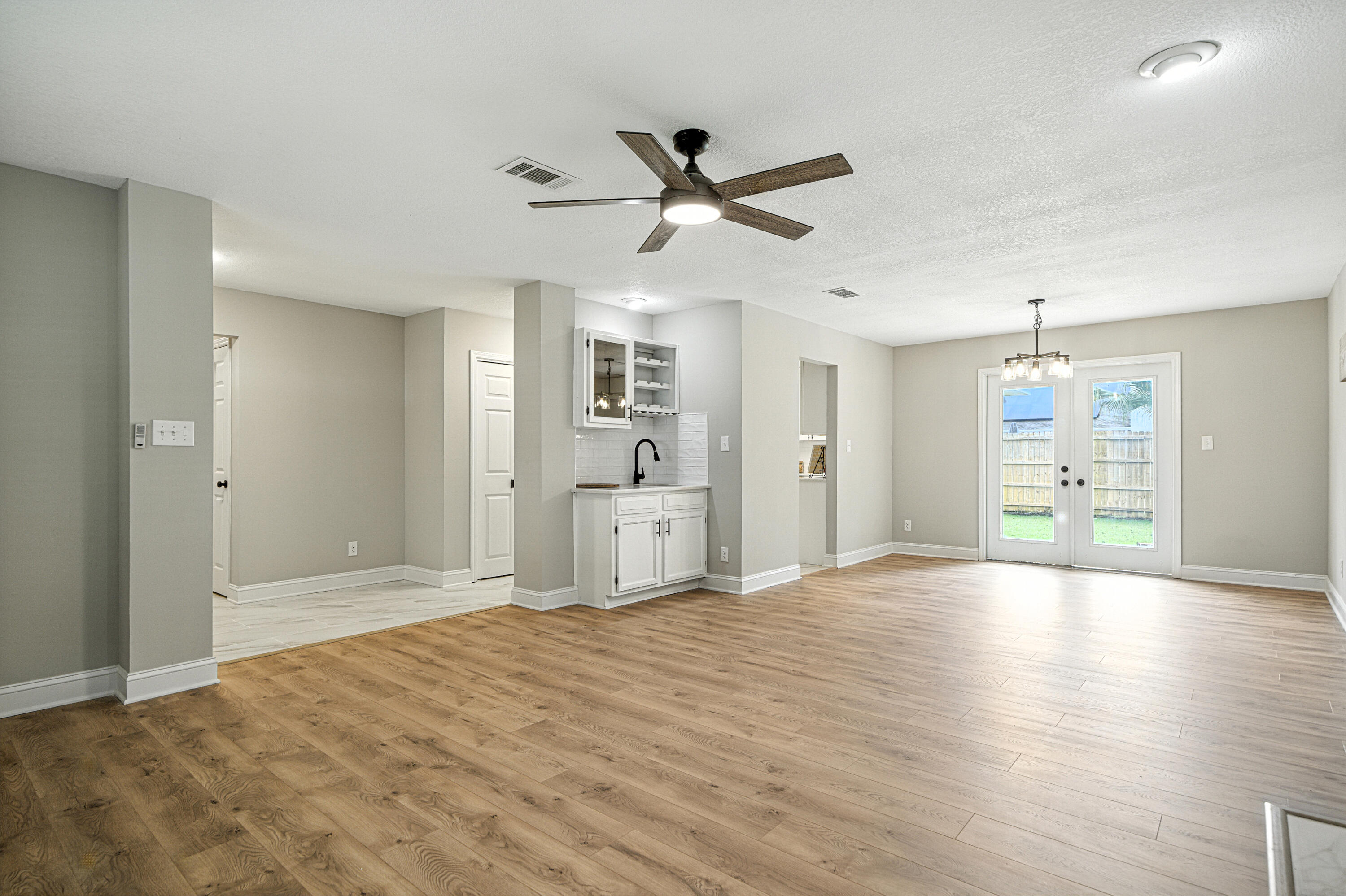 KELL-AIRE GARDENS - Residential
