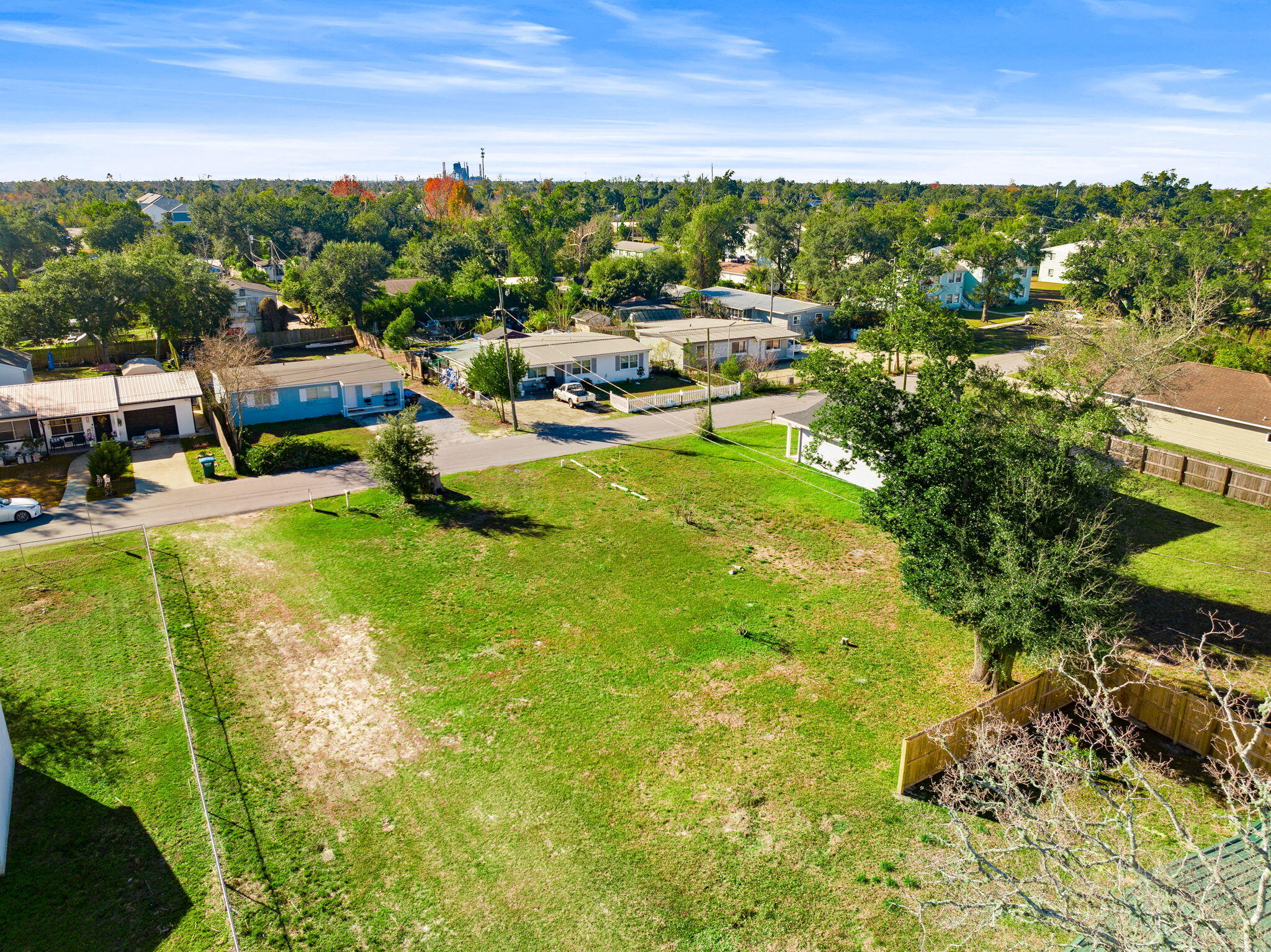 NO RECORDED SUBDIVISION - Land