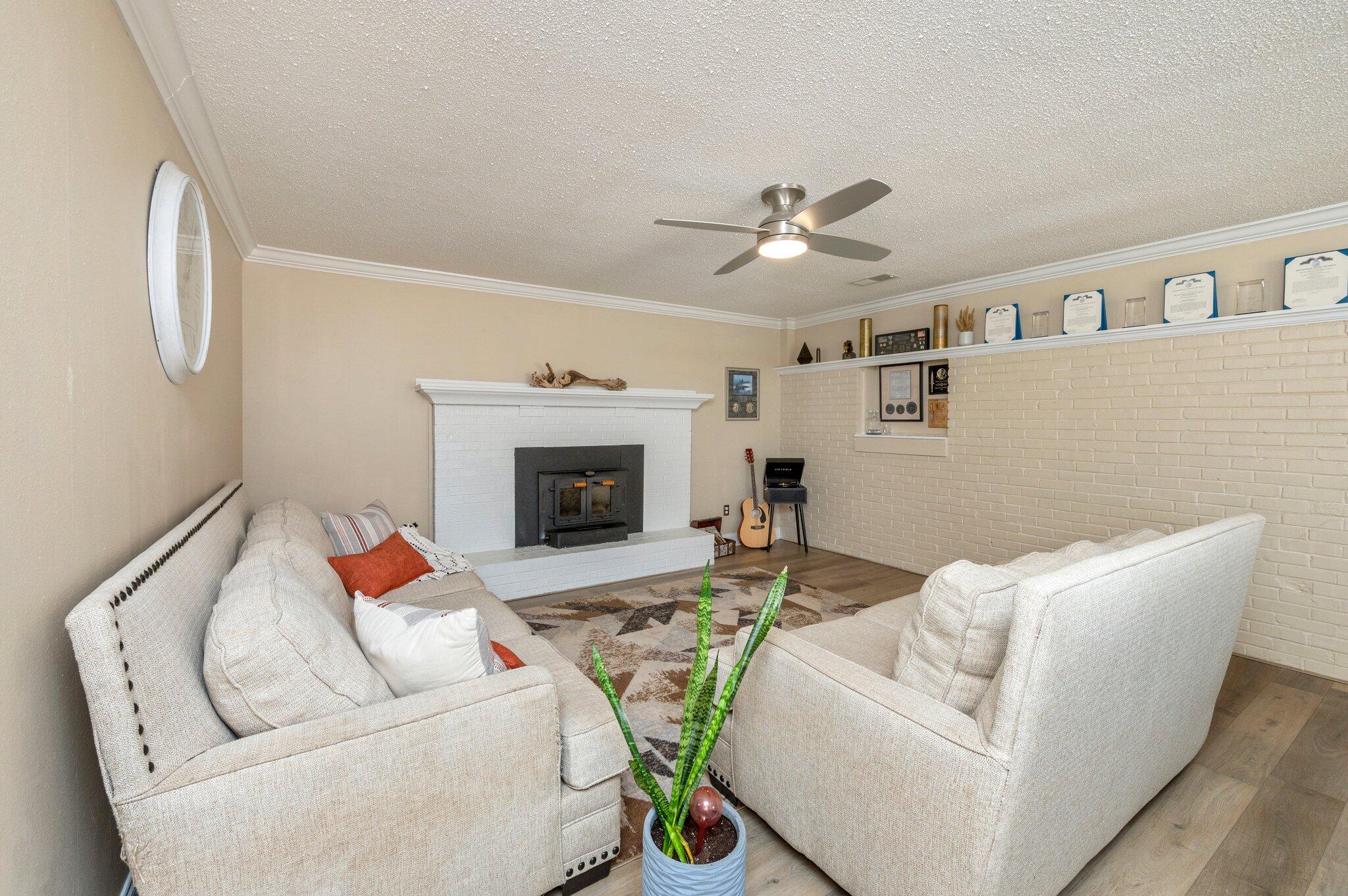 QUIET OAKS S/D - Residential