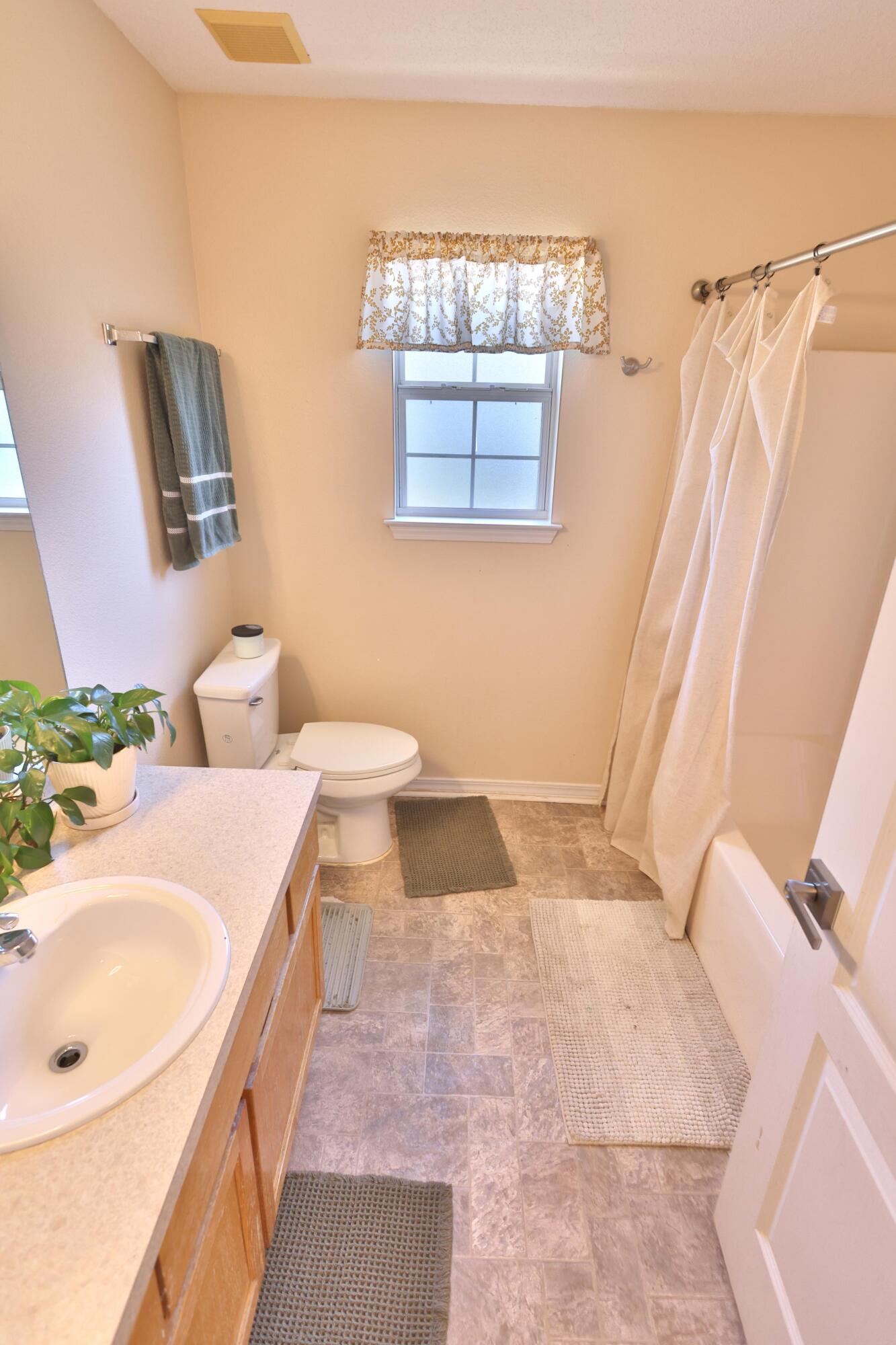 NAVARRE 2ND ADDITION - Residential