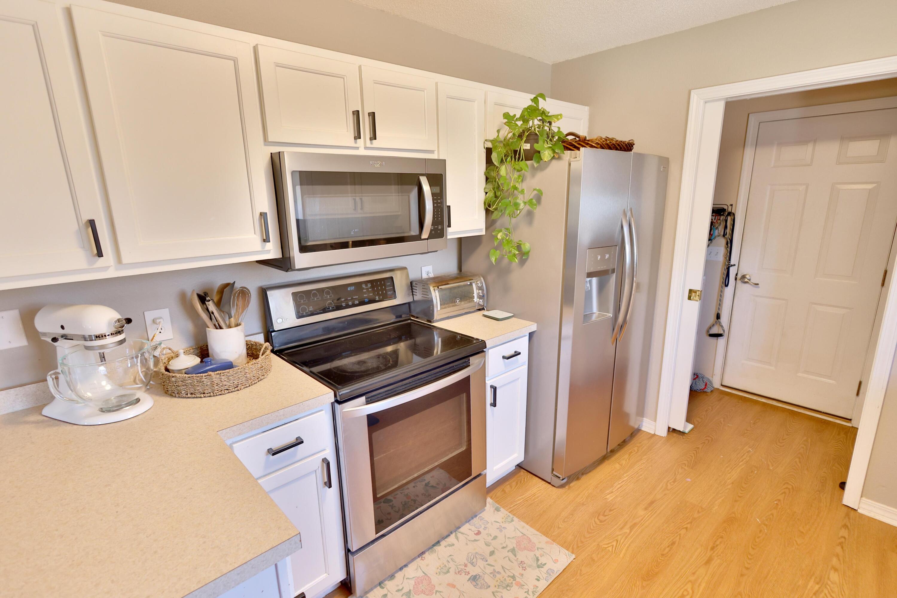 NAVARRE 2ND ADDITION - Residential
