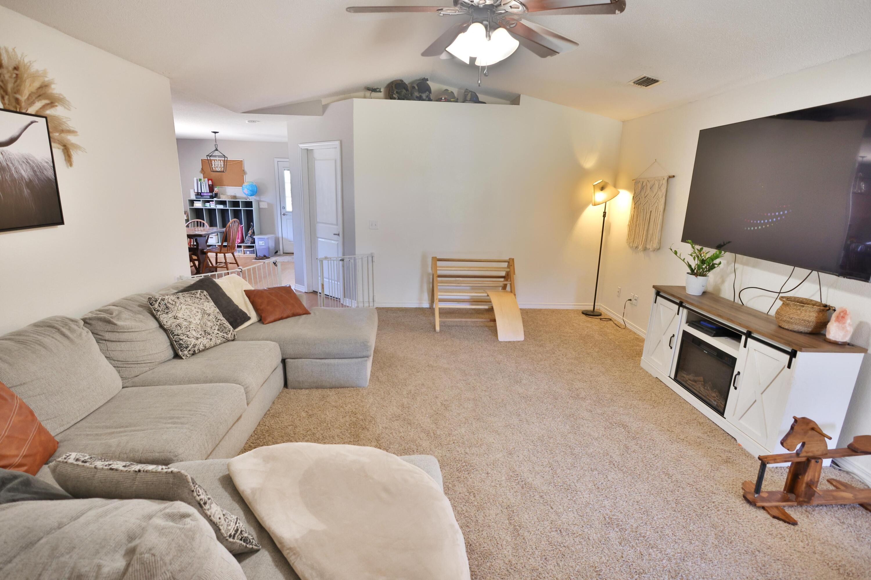 NAVARRE 2ND ADDITION - Residential