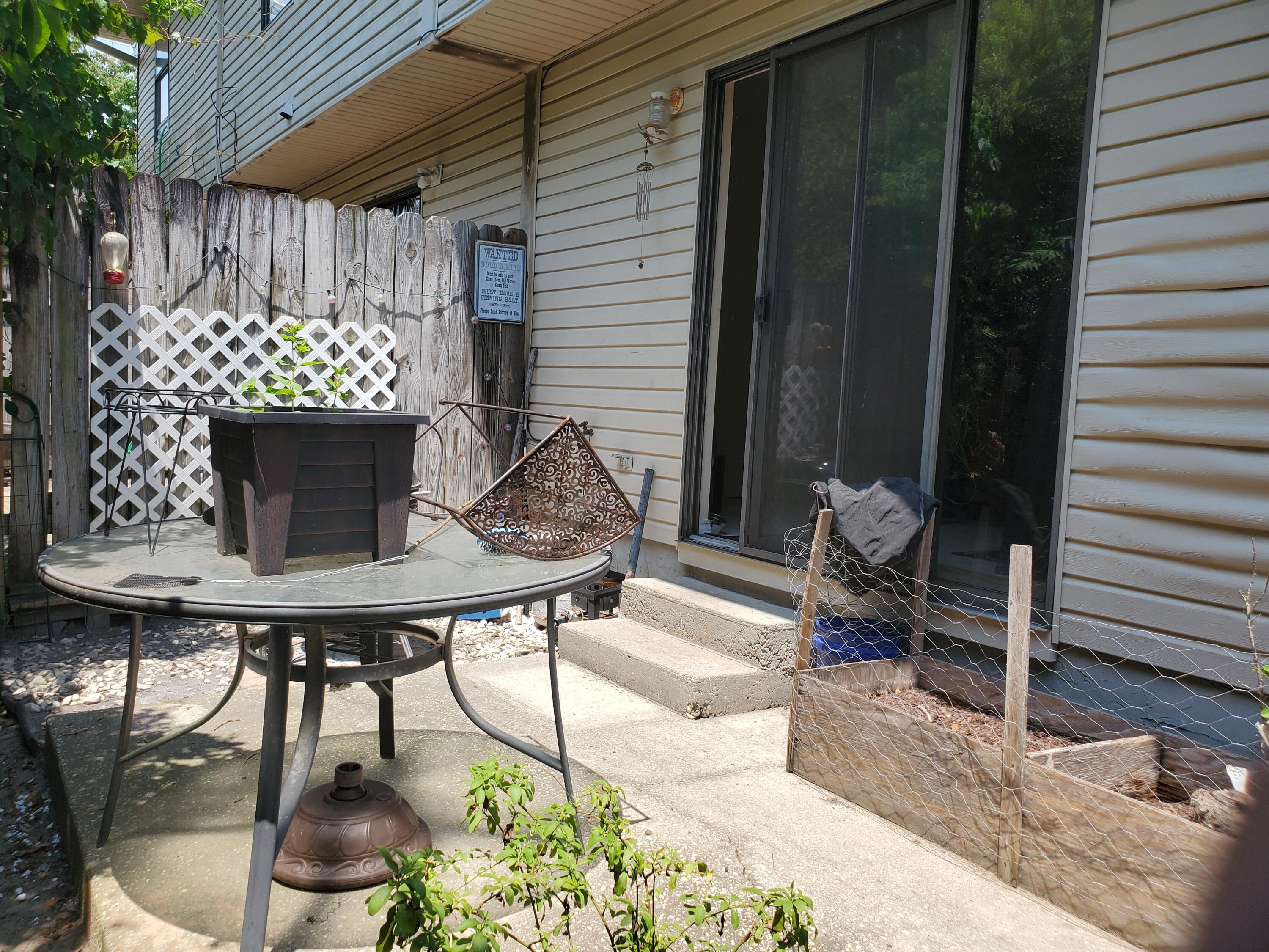 SOIGNE (SOUNDSIDE) - Residential