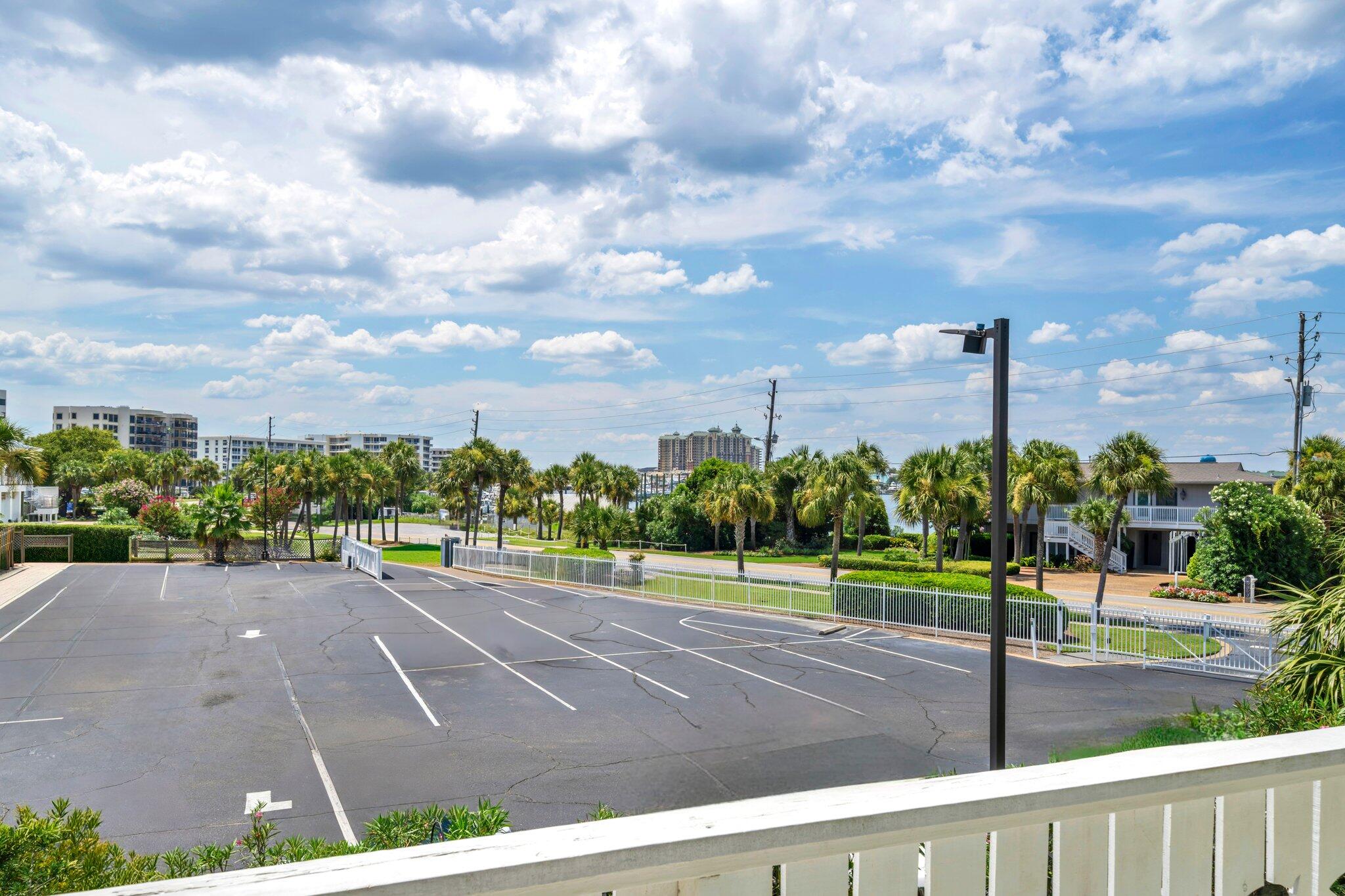 HOLIDAY ISLE - Residential