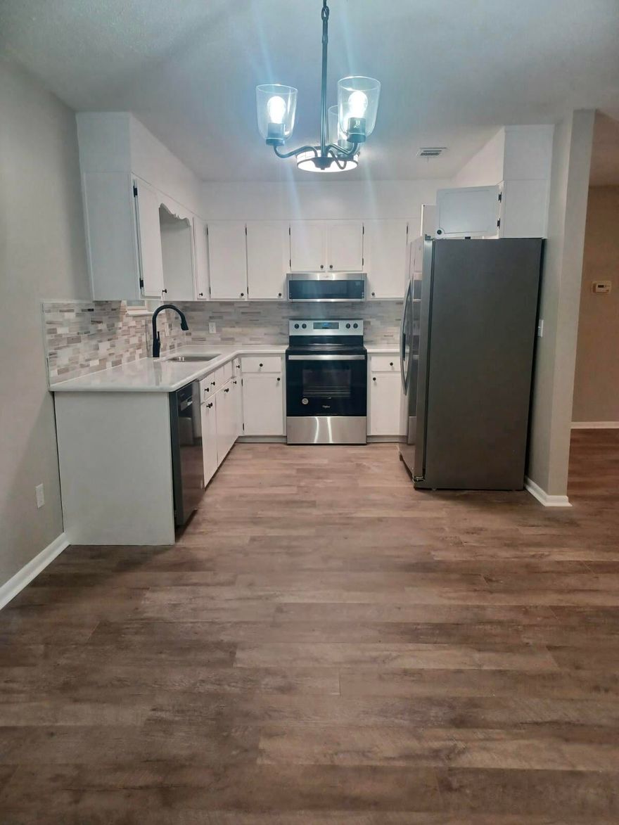 Check this one out on 1.5 Acres. Professional photos soon! 

3/1.5 All Brick Home !!

2016 Roof, 2023 Hot Water Heater, 2017 AC

100% Move In condition Home.

new paint, granite updated kitchen baths, floors and fans and lights.