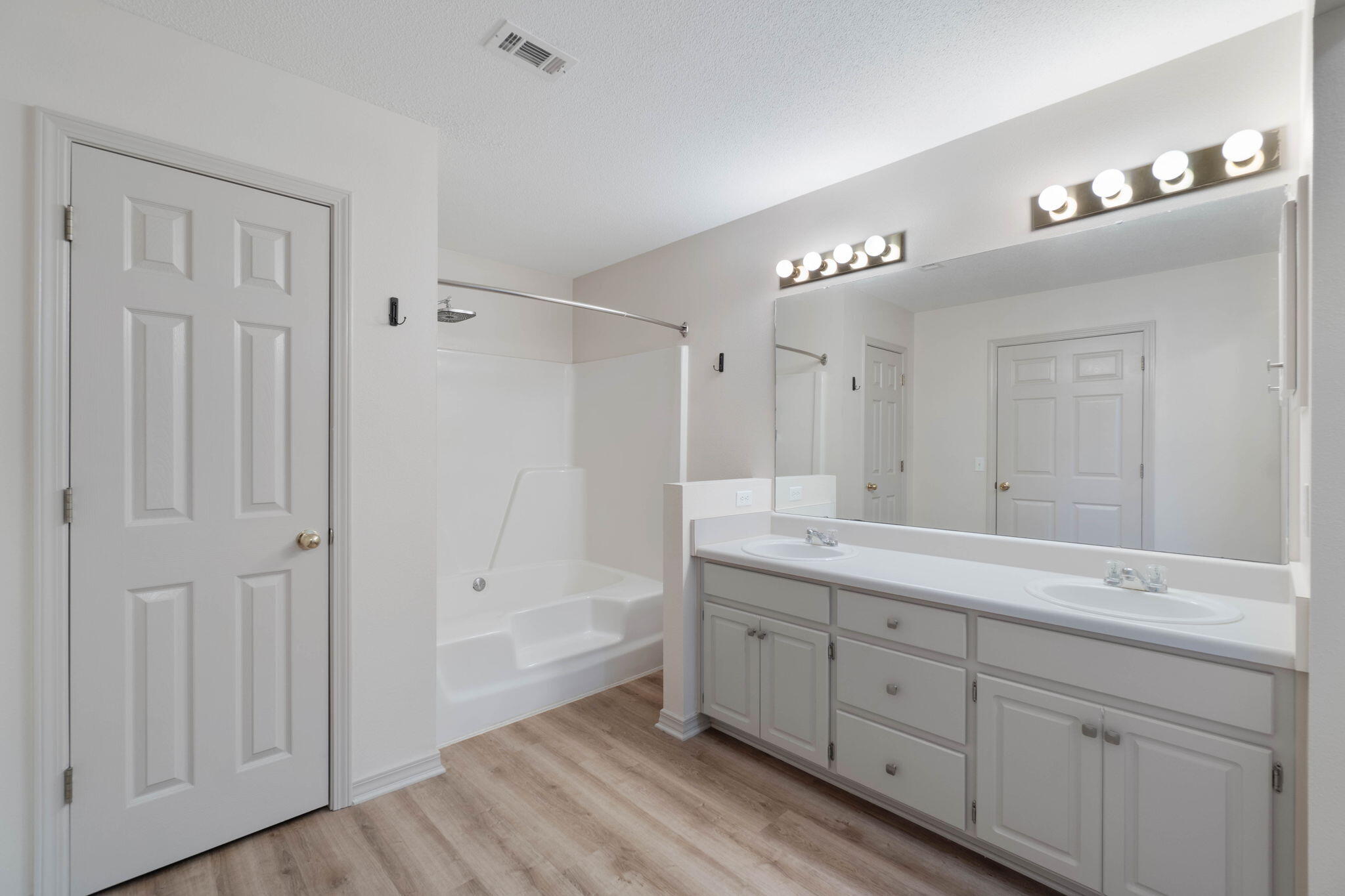 THE COTTAGES OF HAMILTON BRIDGE - Residential Lease