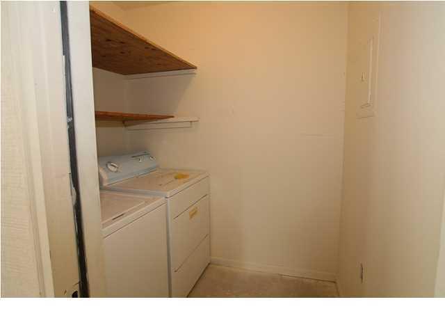 VIKING MANOR PH 1 - Residential Lease