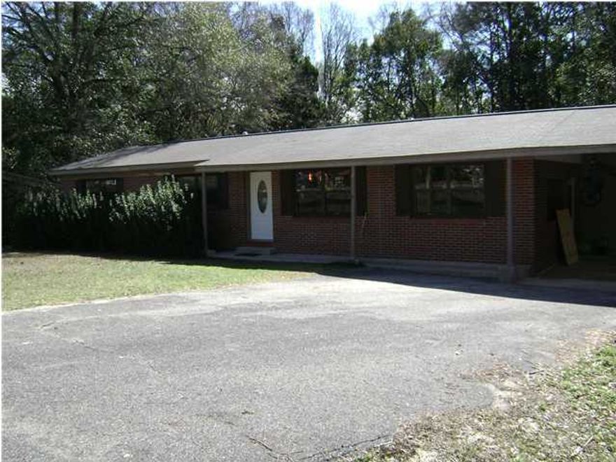LARGE BRICK HOME IN A NICE RESTRICTED SUBDIVISION LOCATED WITHIN THE CITY EASY ACCESSIBLE TO ALL THE CITY SHOPPING. HOME OFFERS A LARGE LIVING ROOM, OPEN GALLEY KITCHEN WITH TONS OF CABINETS PLUS COUNTER SPACE WHICH ALSO INCLUDES A EAT IN DINING ROOM ATTACHED. HOME HAS 3 NICE SIZE BEDROOMS WITH PLENTY OF CLOSET SPACE. HOME HAS A LARGE FAMILY ROOM PERFECT FOR FAMILY GET TOGETHER PLUS A PLAY ROOM OR OFFICE WHICH EVER YOU PREFER. HOME HAS A NICE SIZE NEW DECK ON BACK PLUS A FENCED YARD! HOME IS MOVE IN READY. PERFECT PRICE FOR THIS SQUARE FOOT BRICK HOME!