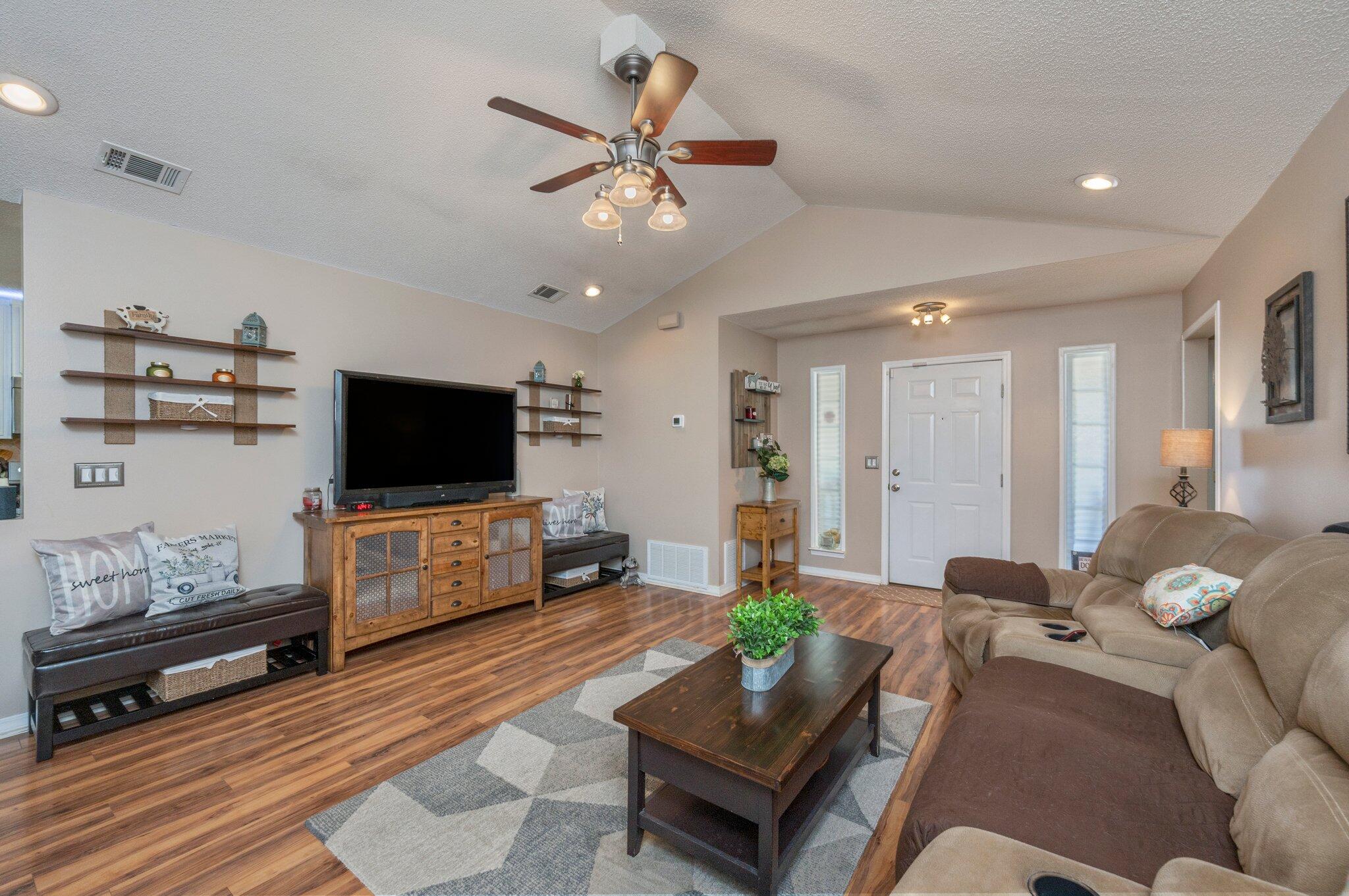 THE PINES - Residential