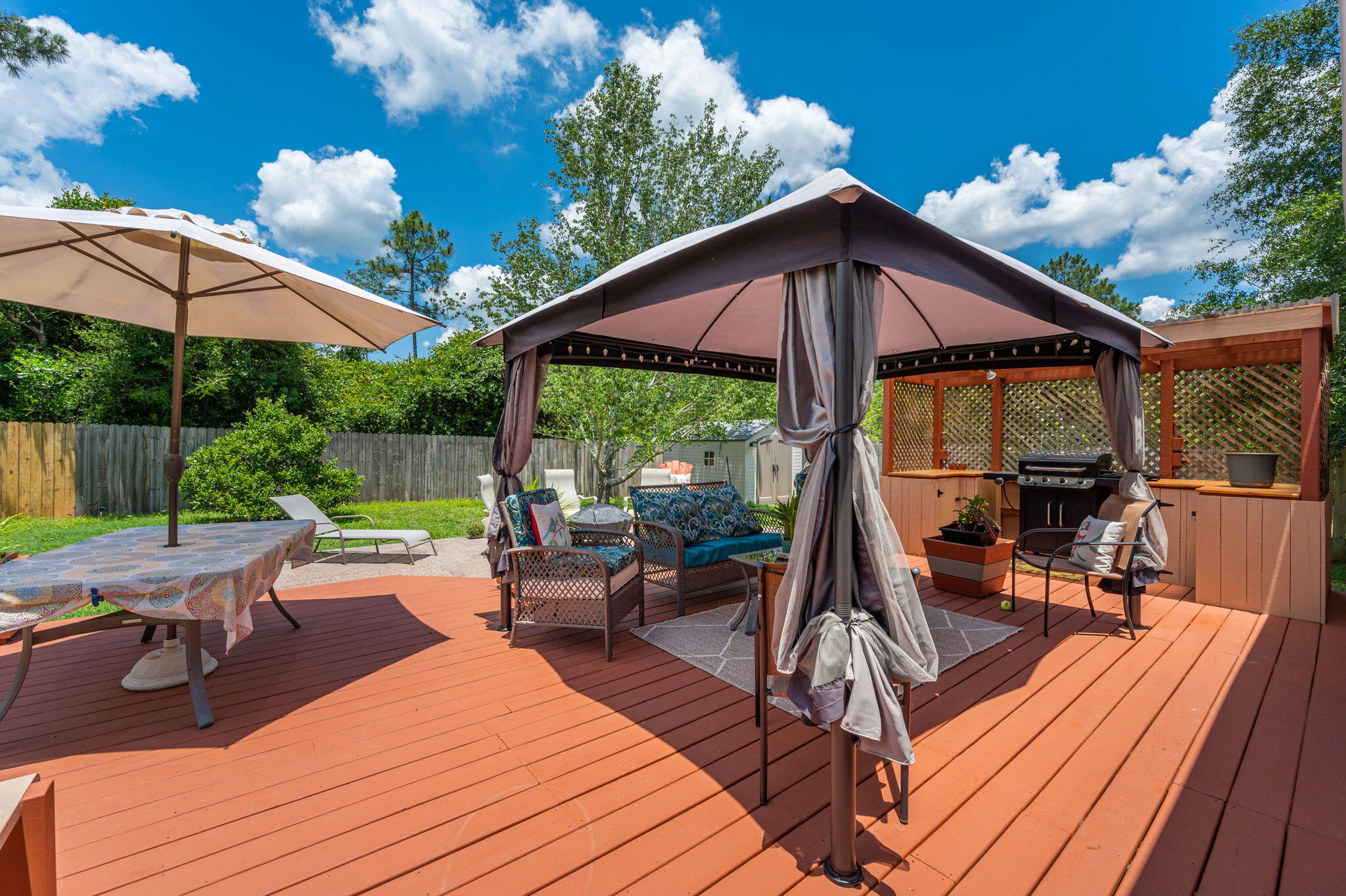 THE PINES - Residential