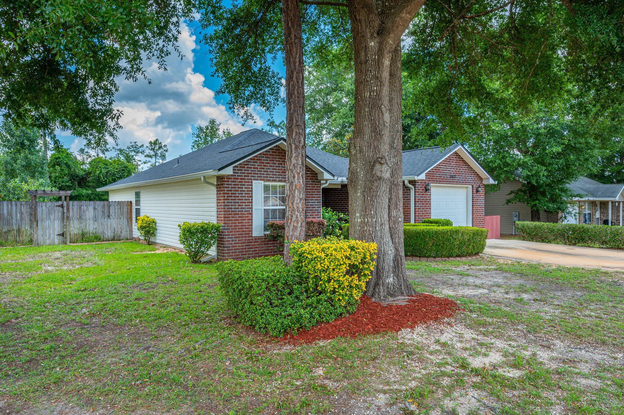 THE PINES - Residential