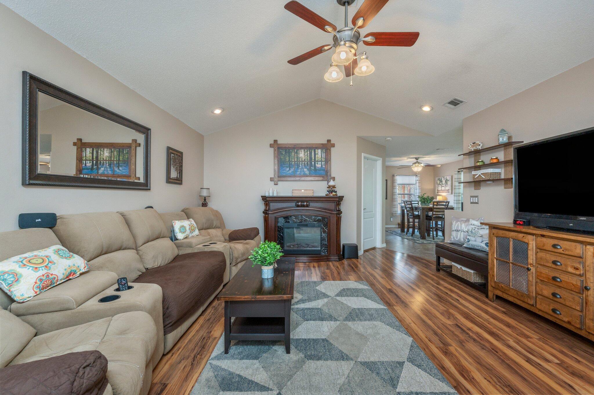 THE PINES - Residential