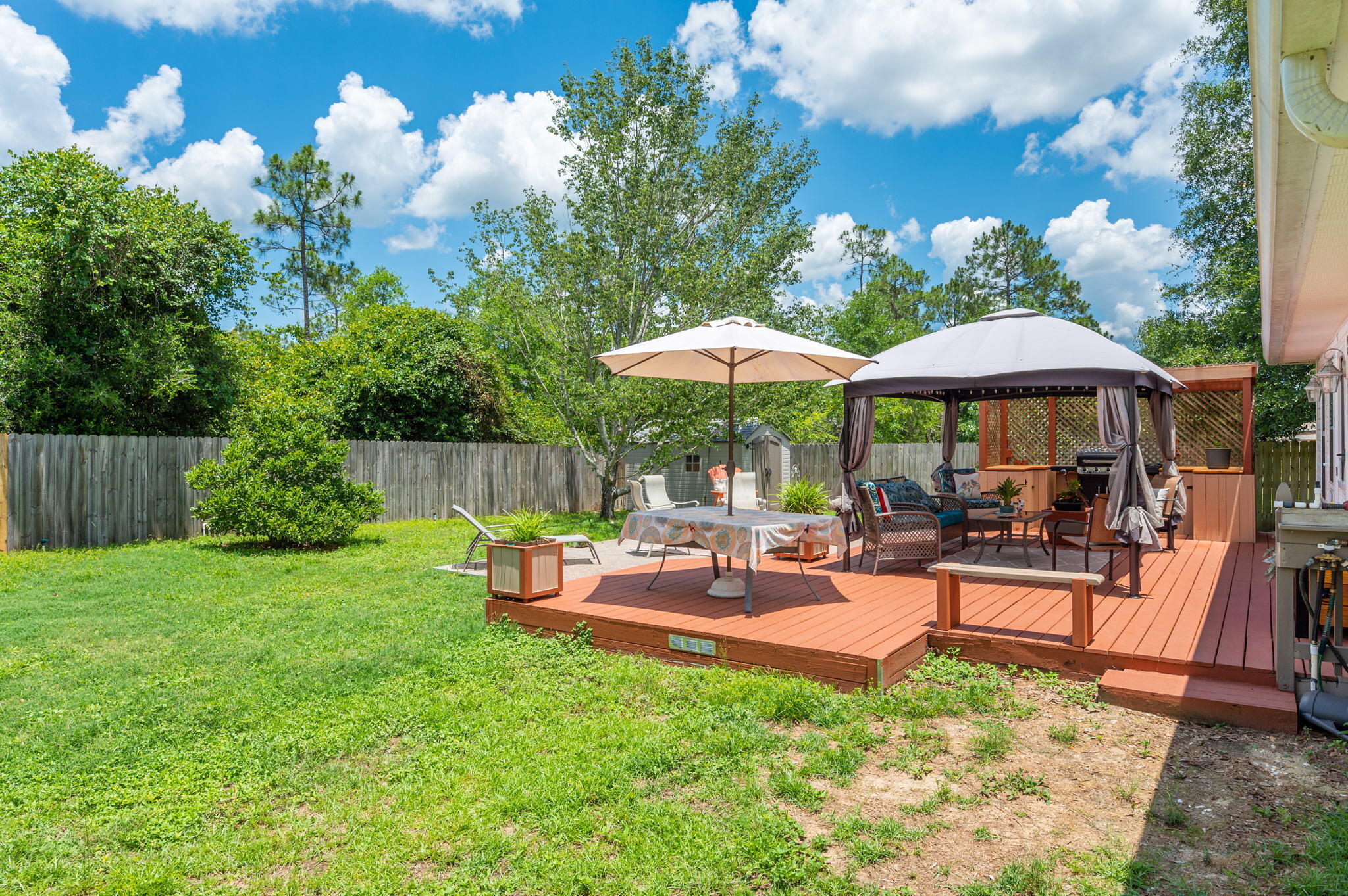 THE PINES - Residential