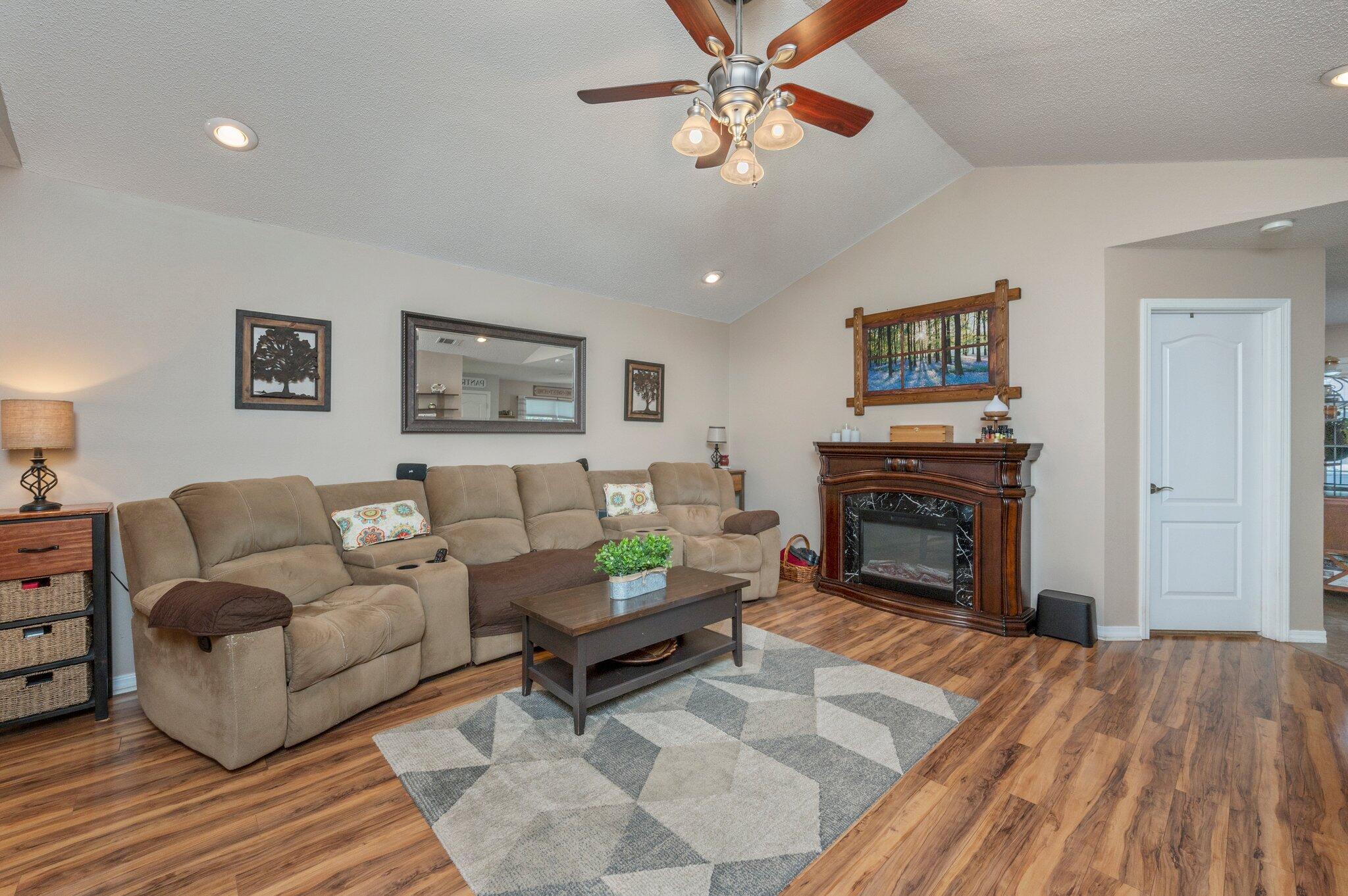 THE PINES - Residential