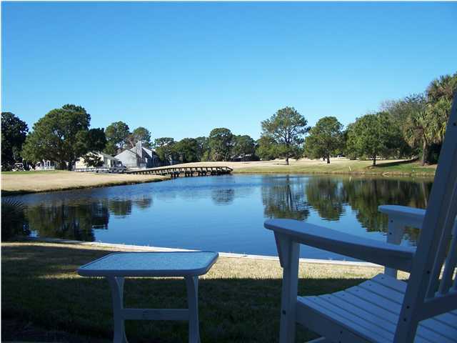 This cute 2 bedroom has a wonderful lake view and glassed in porch to sit and enjoy in. The unit is fully furnished. Credit check and income verification is required.