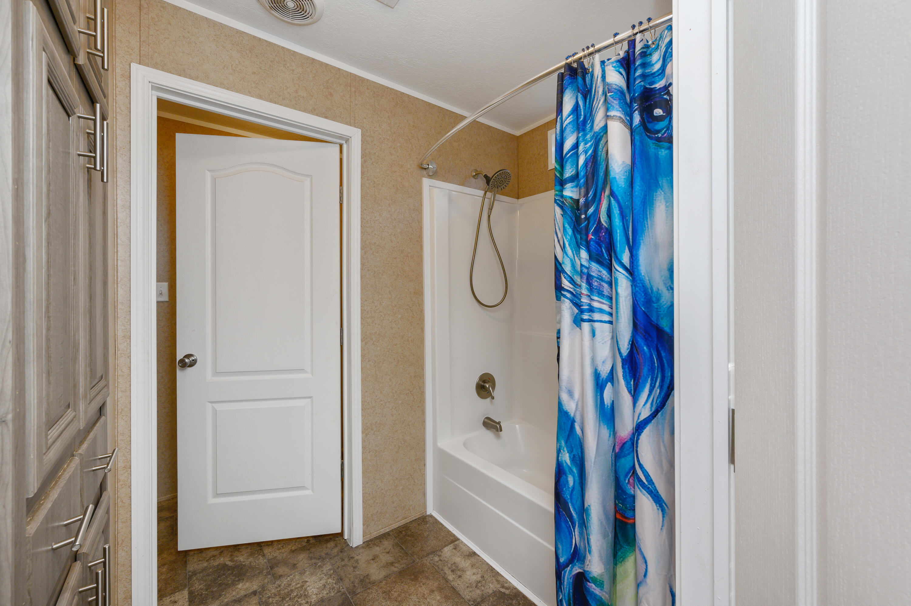 OAKWOOD HILLS UNIT 1 - Residential