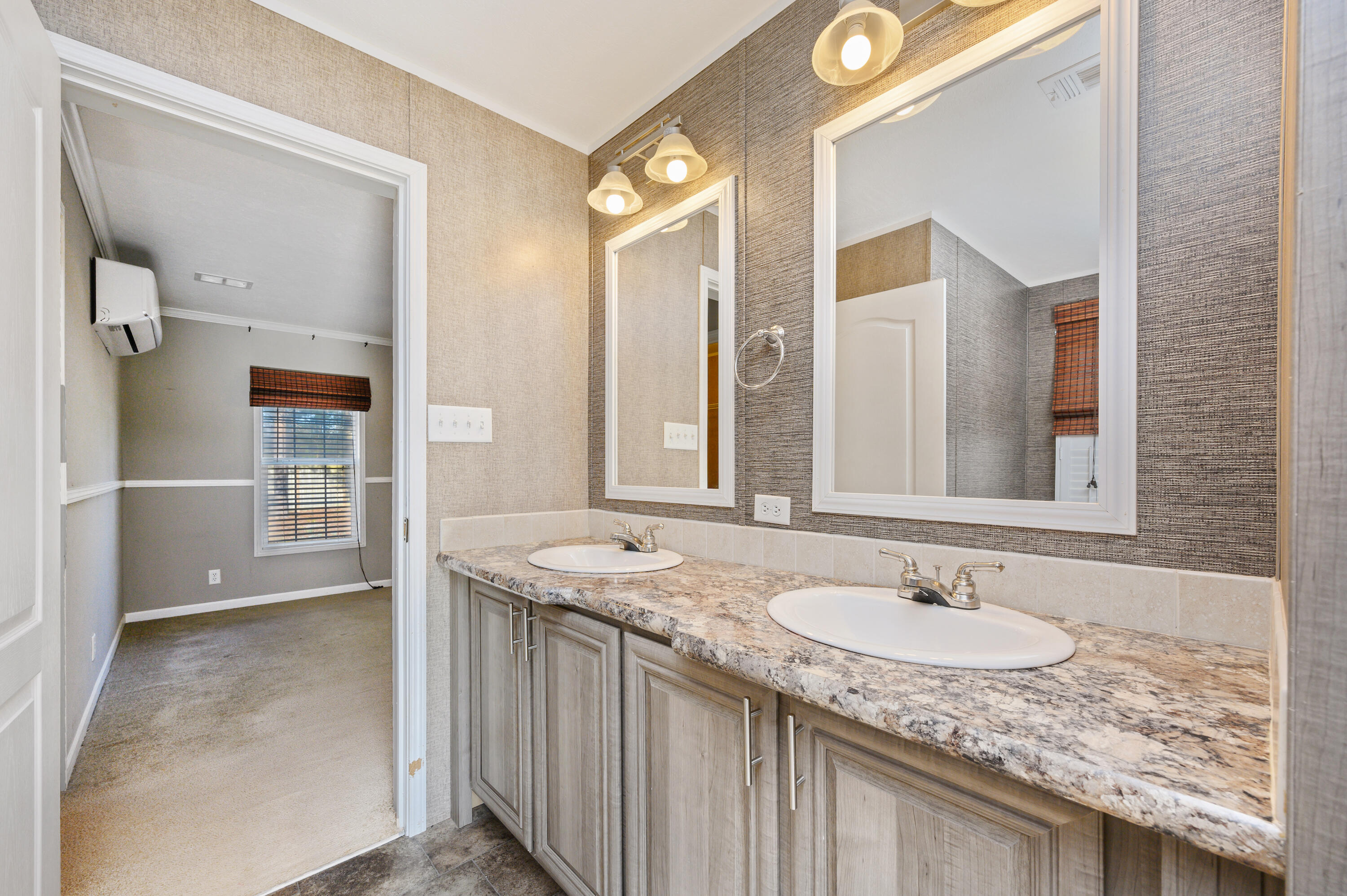 OAKWOOD HILLS UNIT 1 - Residential