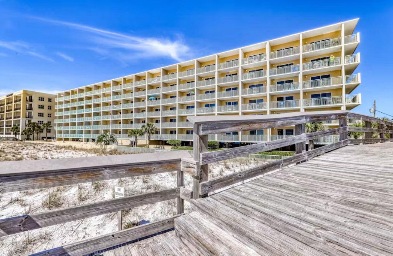 PELICAN ISLE - Residential