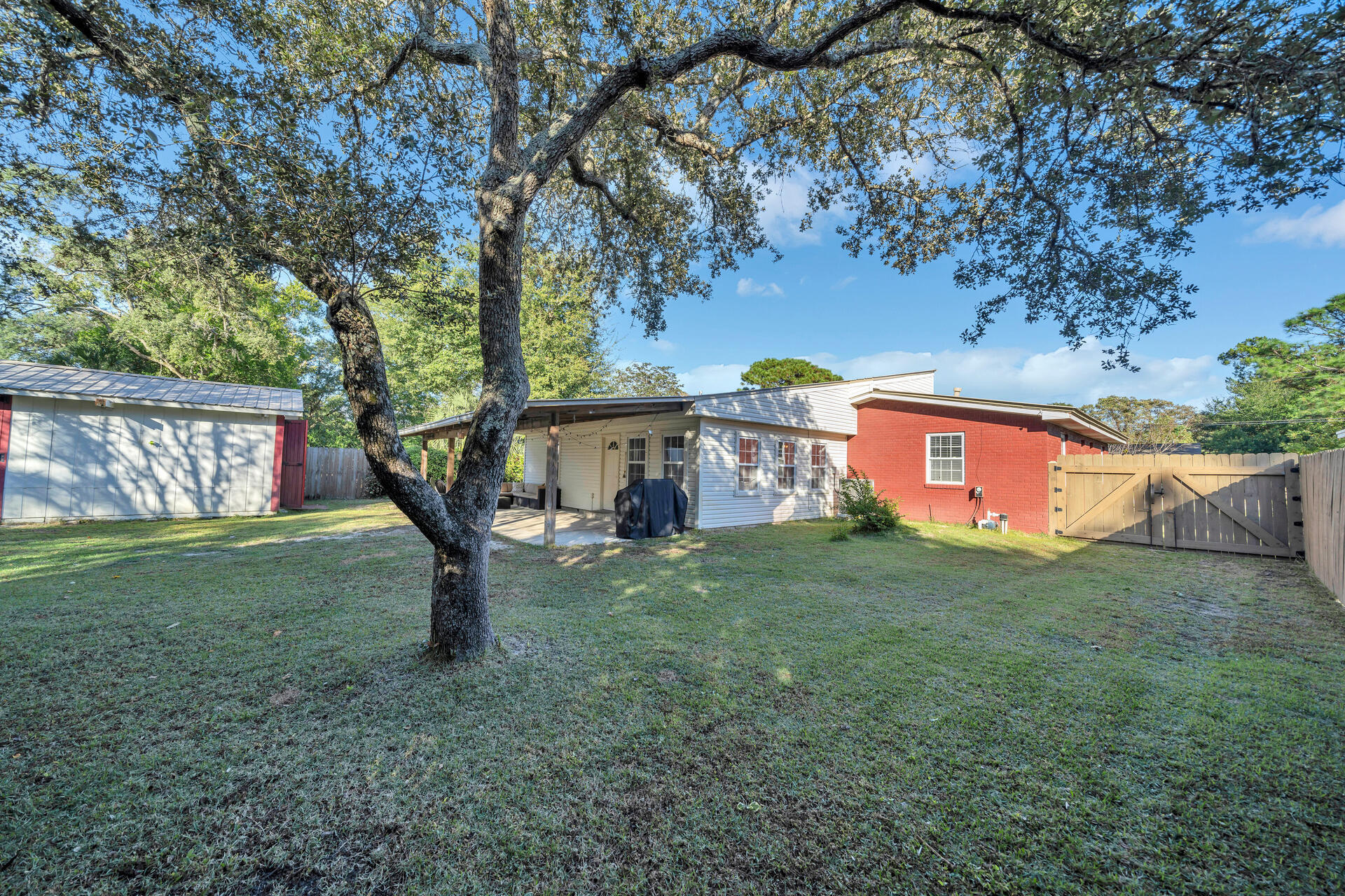 WINTHROP PLACE - Residential