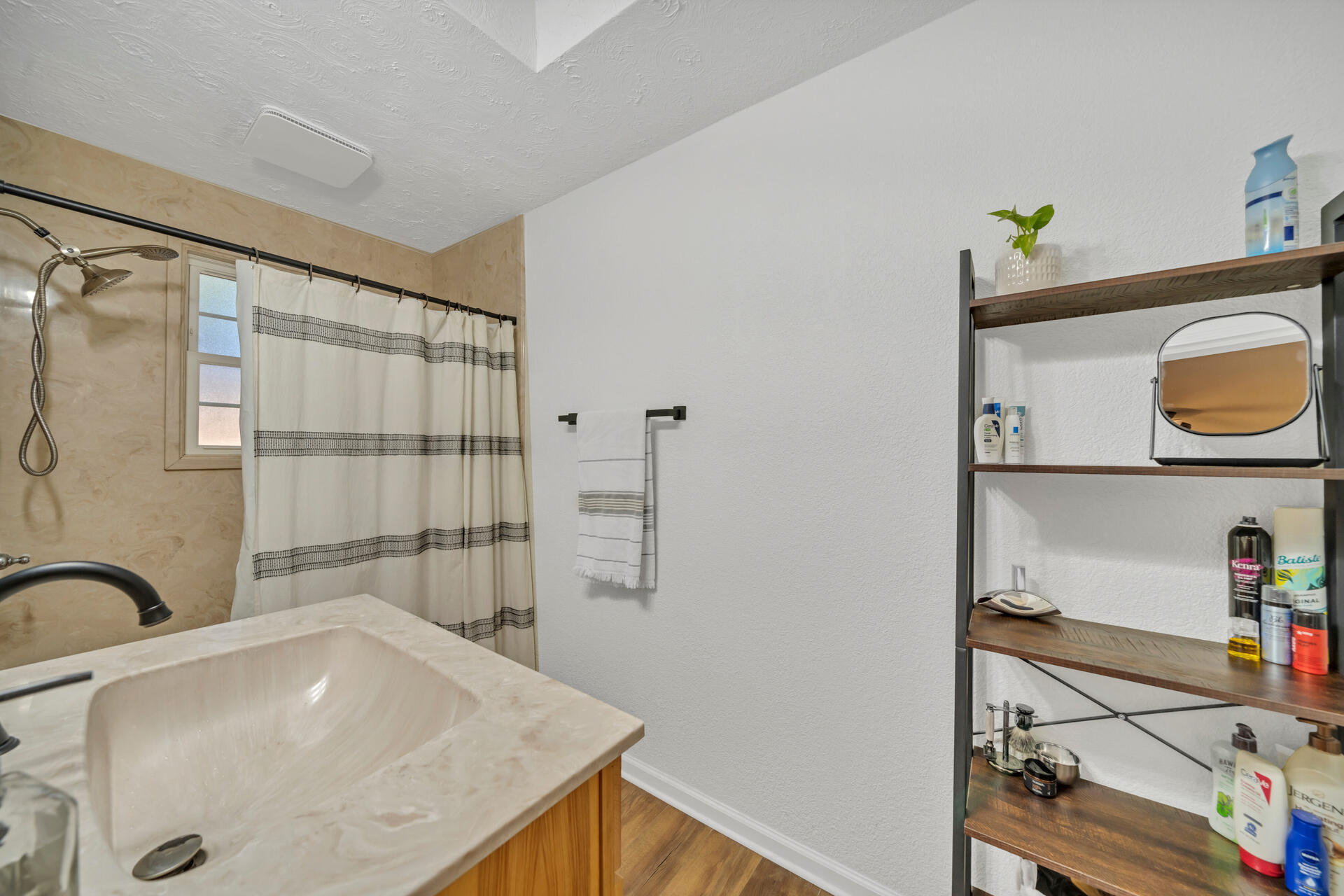 WINTHROP PLACE - Residential