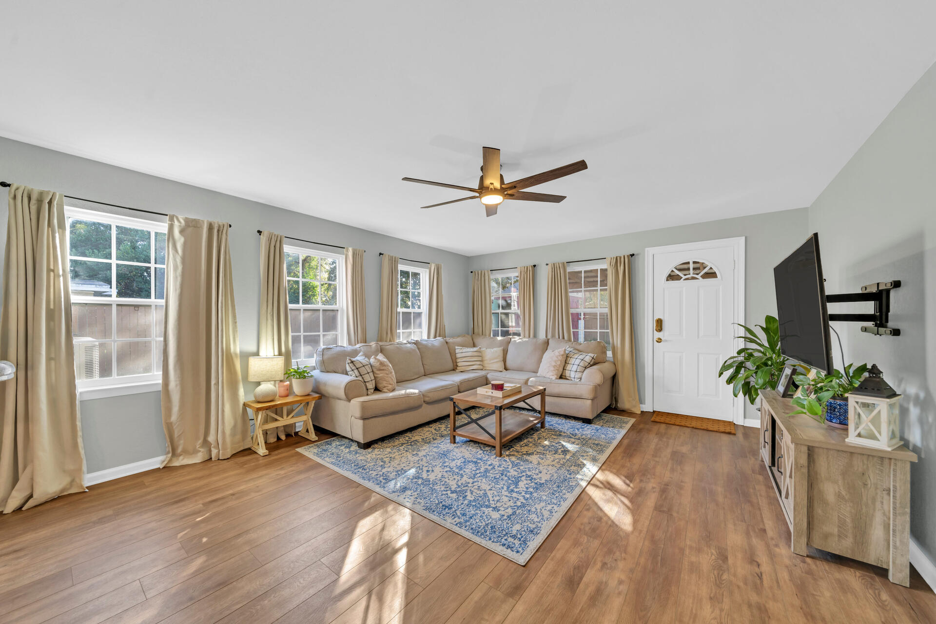 WINTHROP PLACE - Residential