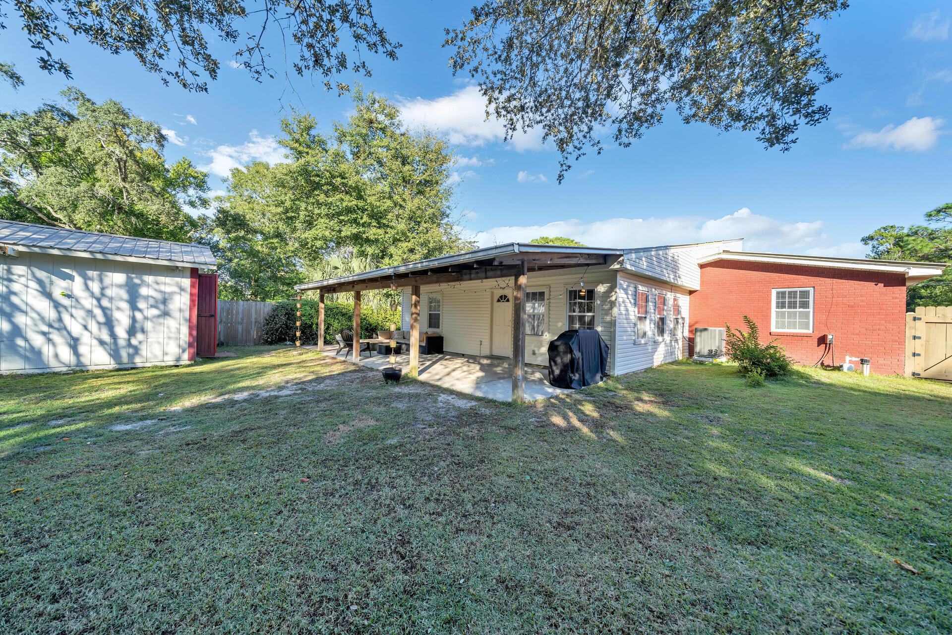 WINTHROP PLACE - Residential