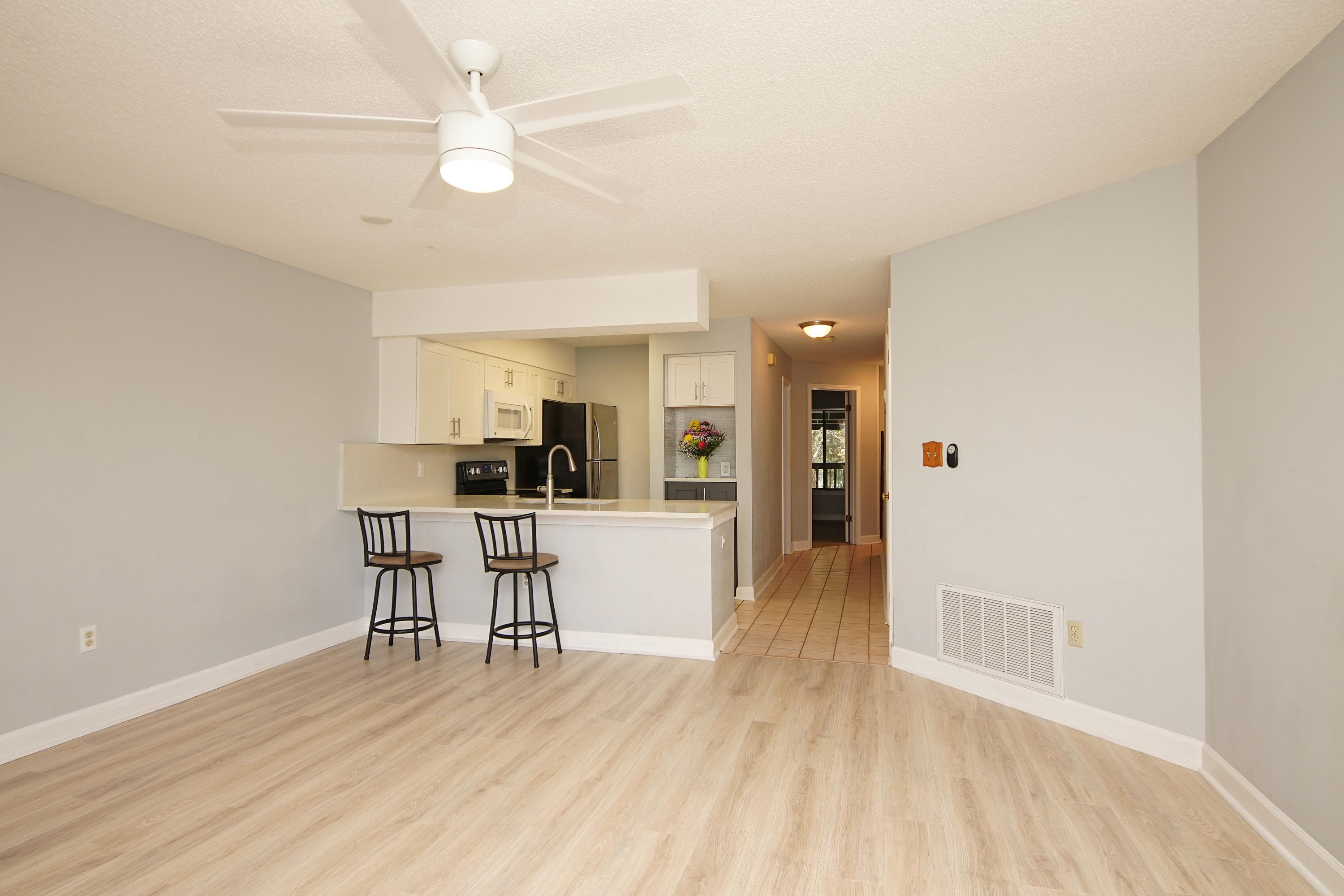 LAKESIDE CONDO AT BLUEWATER BAY - Residential