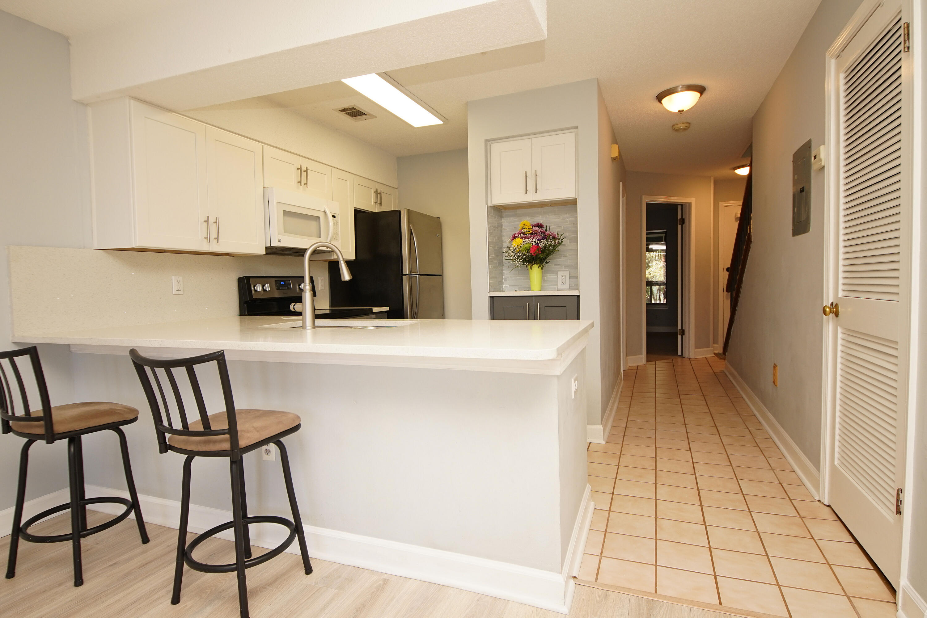 LAKESIDE CONDO AT BLUEWATER BAY - Residential
