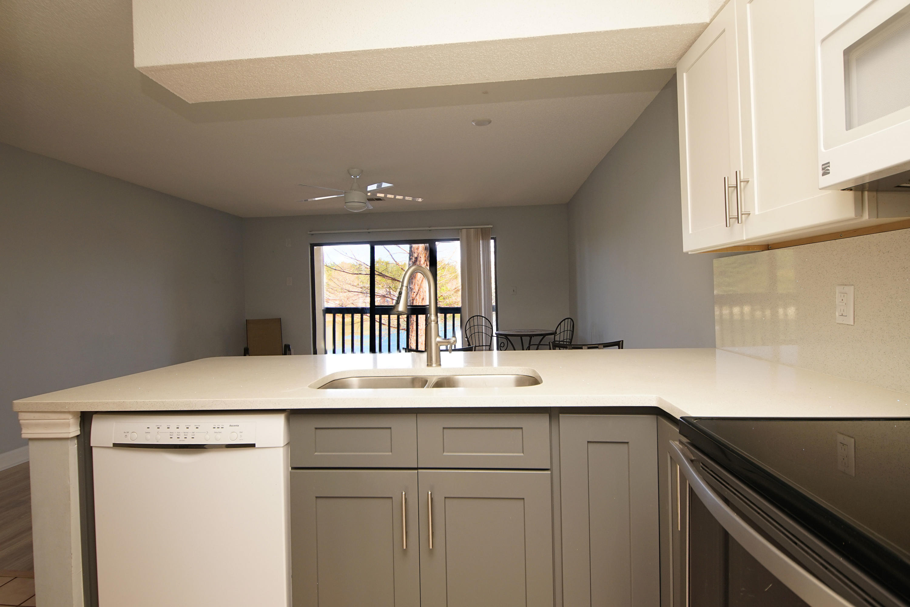 LAKESIDE CONDO AT BLUEWATER BAY - Residential