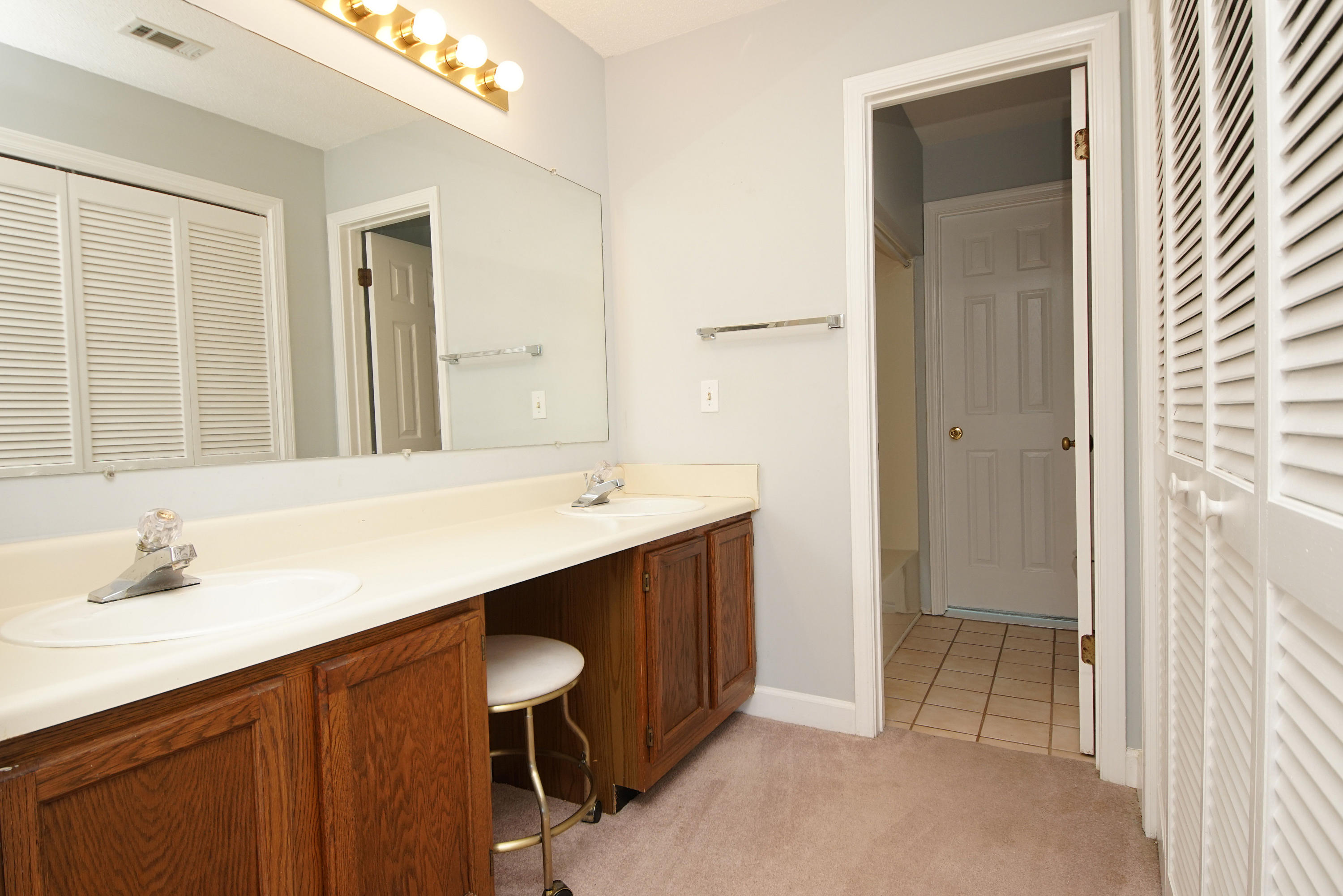 LAKESIDE CONDO AT BLUEWATER BAY - Residential