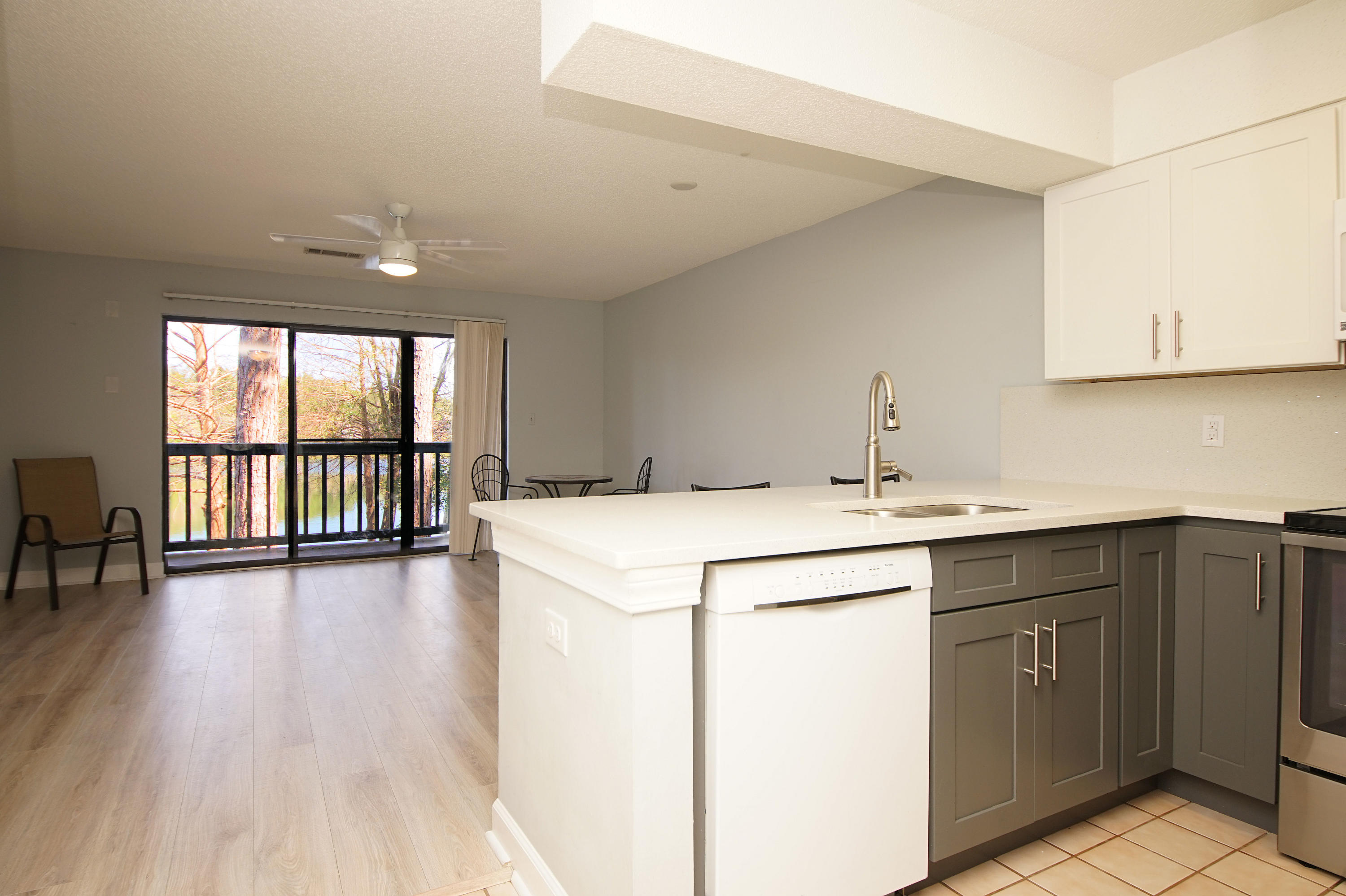 LAKESIDE CONDO AT BLUEWATER BAY - Residential