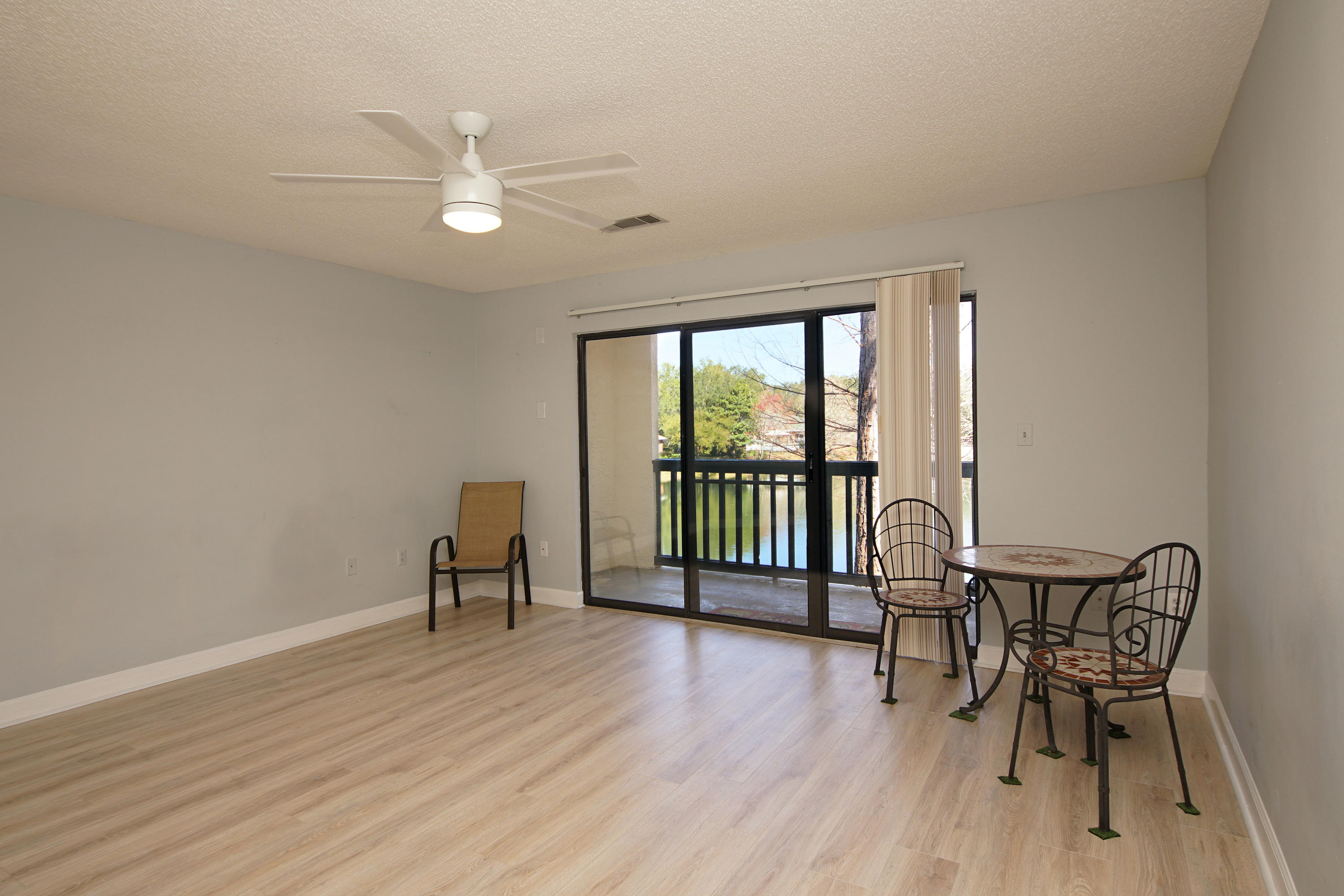LAKESIDE CONDO AT BLUEWATER BAY - Residential