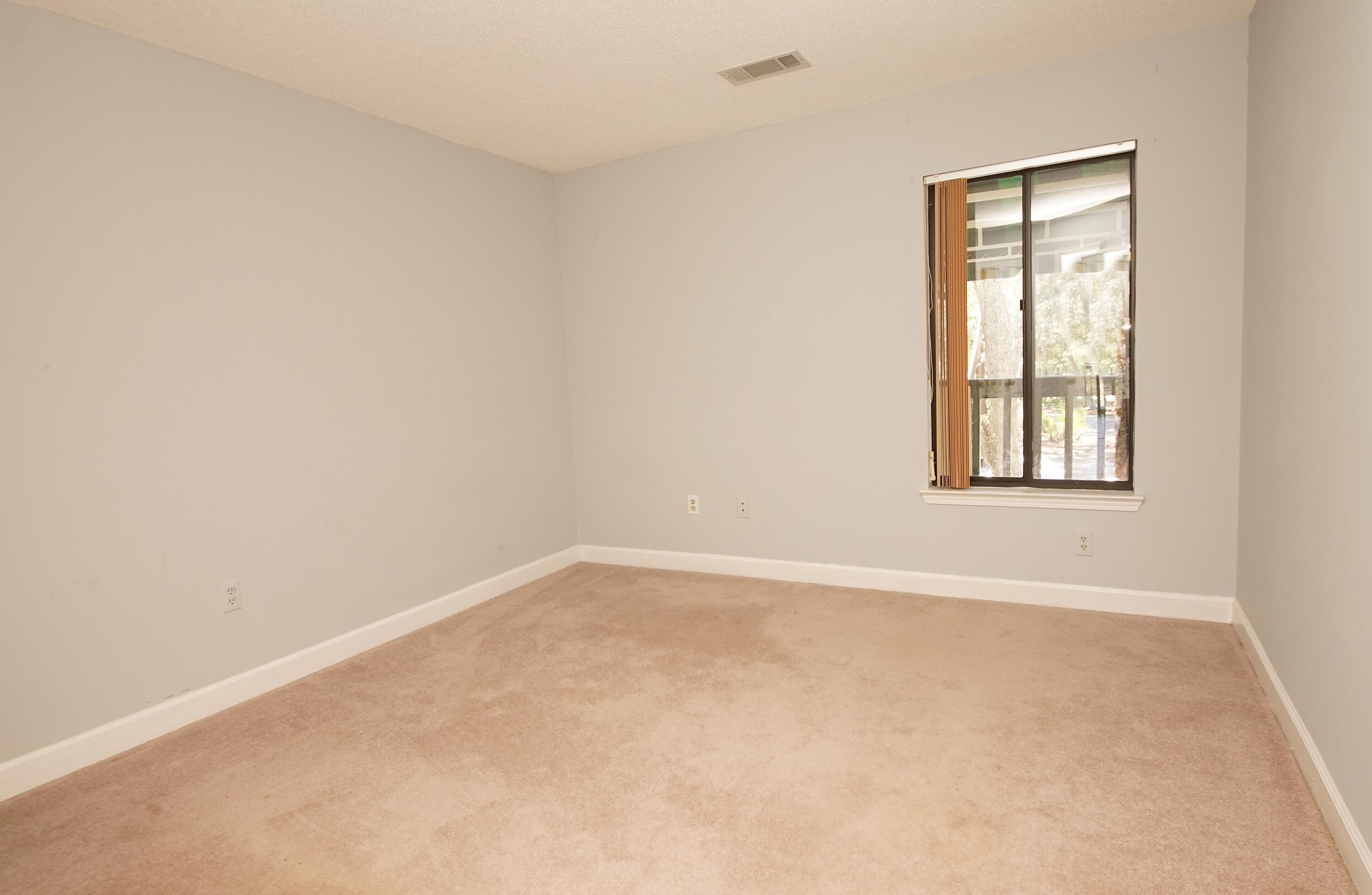 LAKESIDE CONDO AT BLUEWATER BAY - Residential