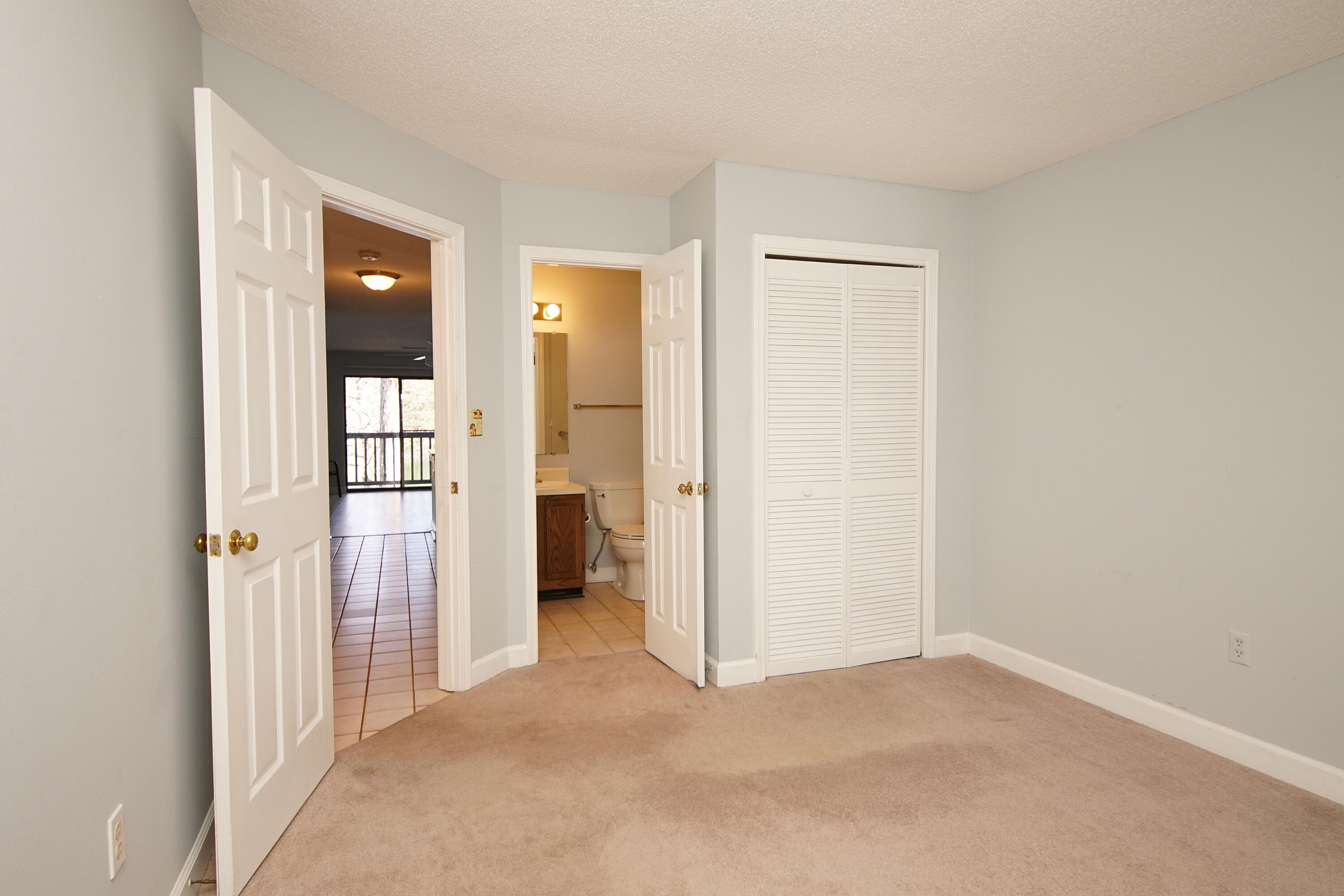 LAKESIDE CONDO AT BLUEWATER BAY - Residential