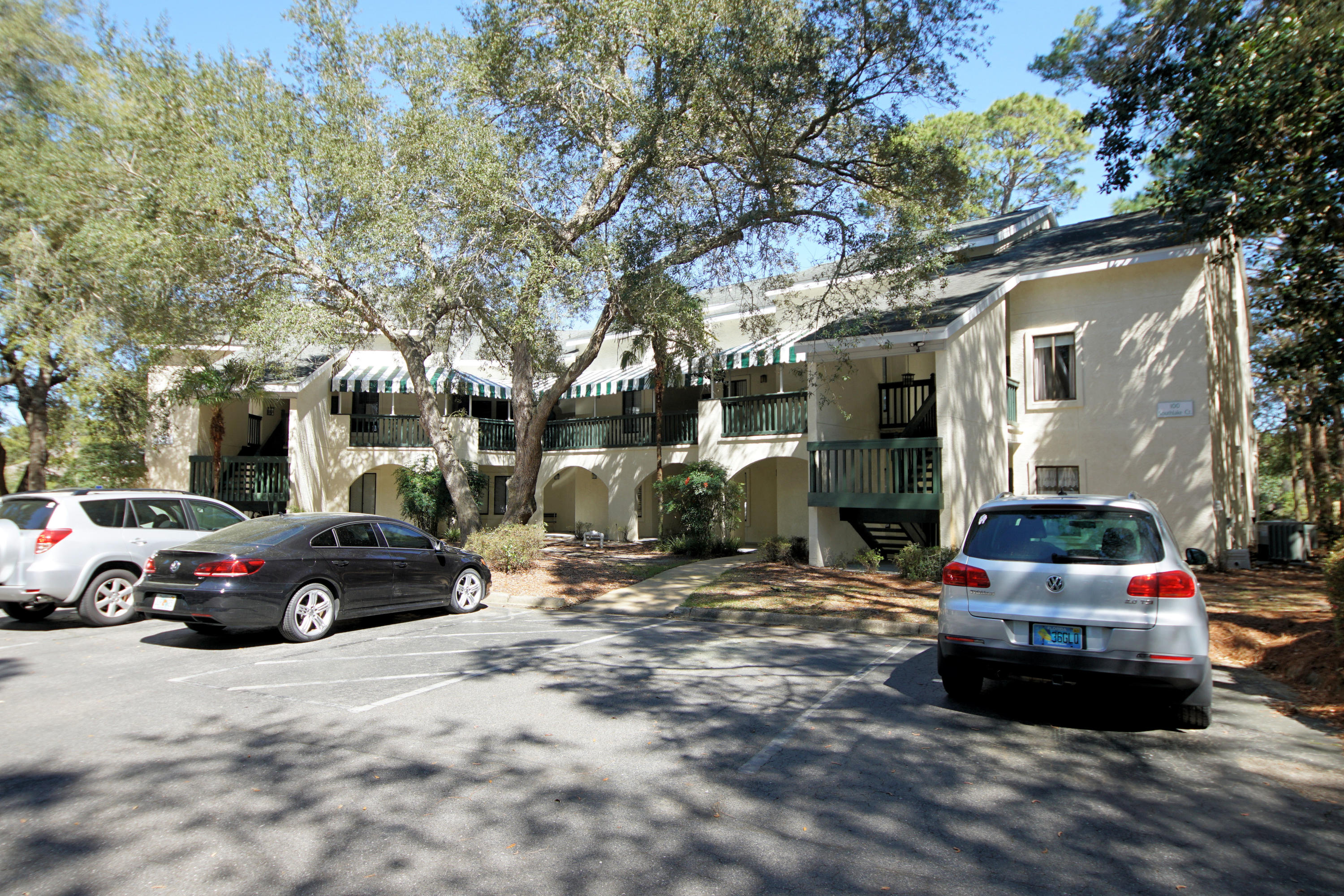LAKESIDE CONDO AT BLUEWATER BAY - Residential