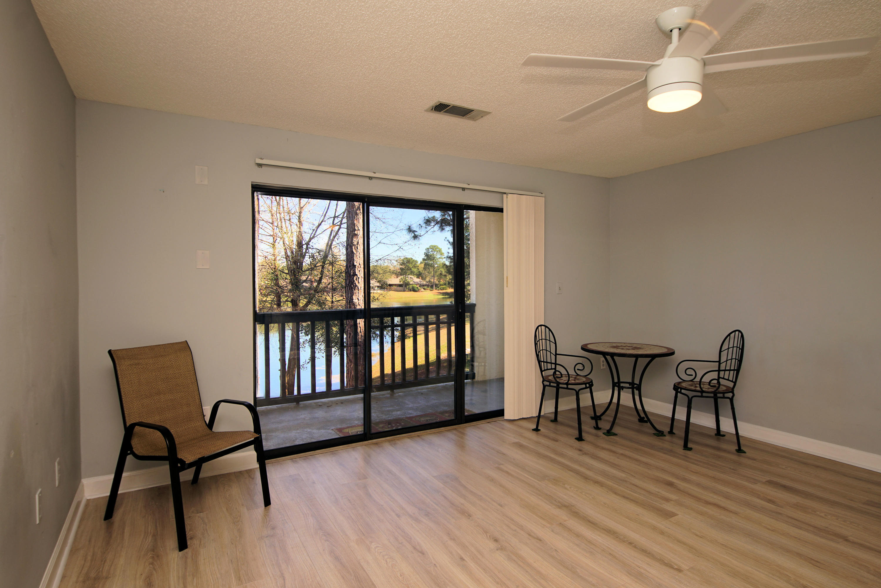 LAKESIDE CONDO AT BLUEWATER BAY - Residential