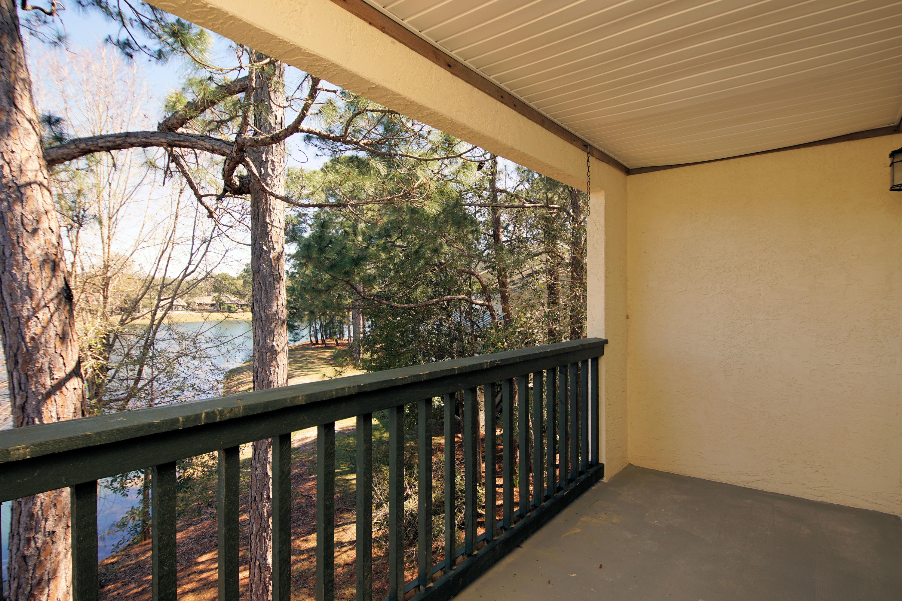 LAKESIDE CONDO AT BLUEWATER BAY - Residential