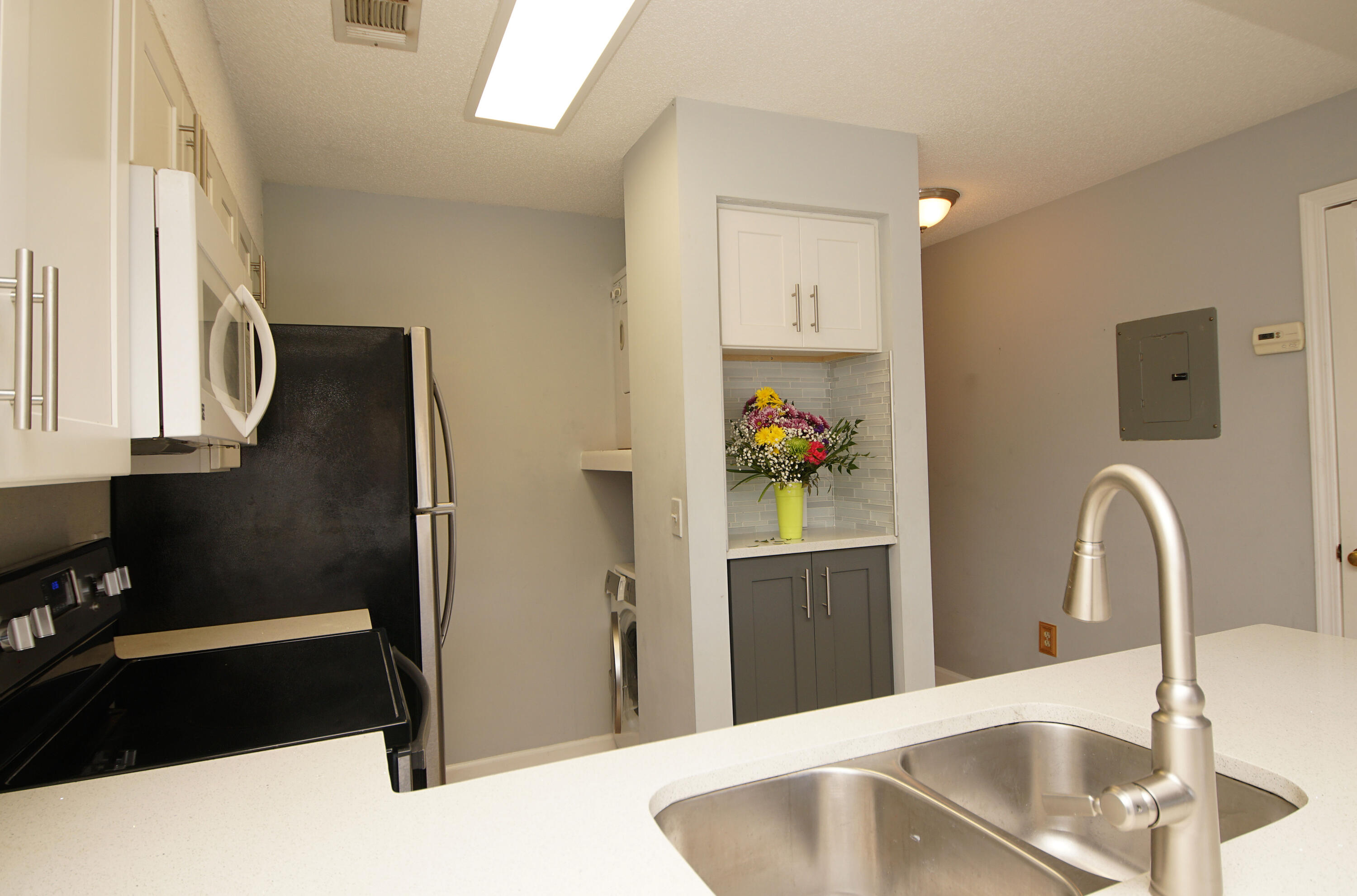 LAKESIDE CONDO AT BLUEWATER BAY - Residential