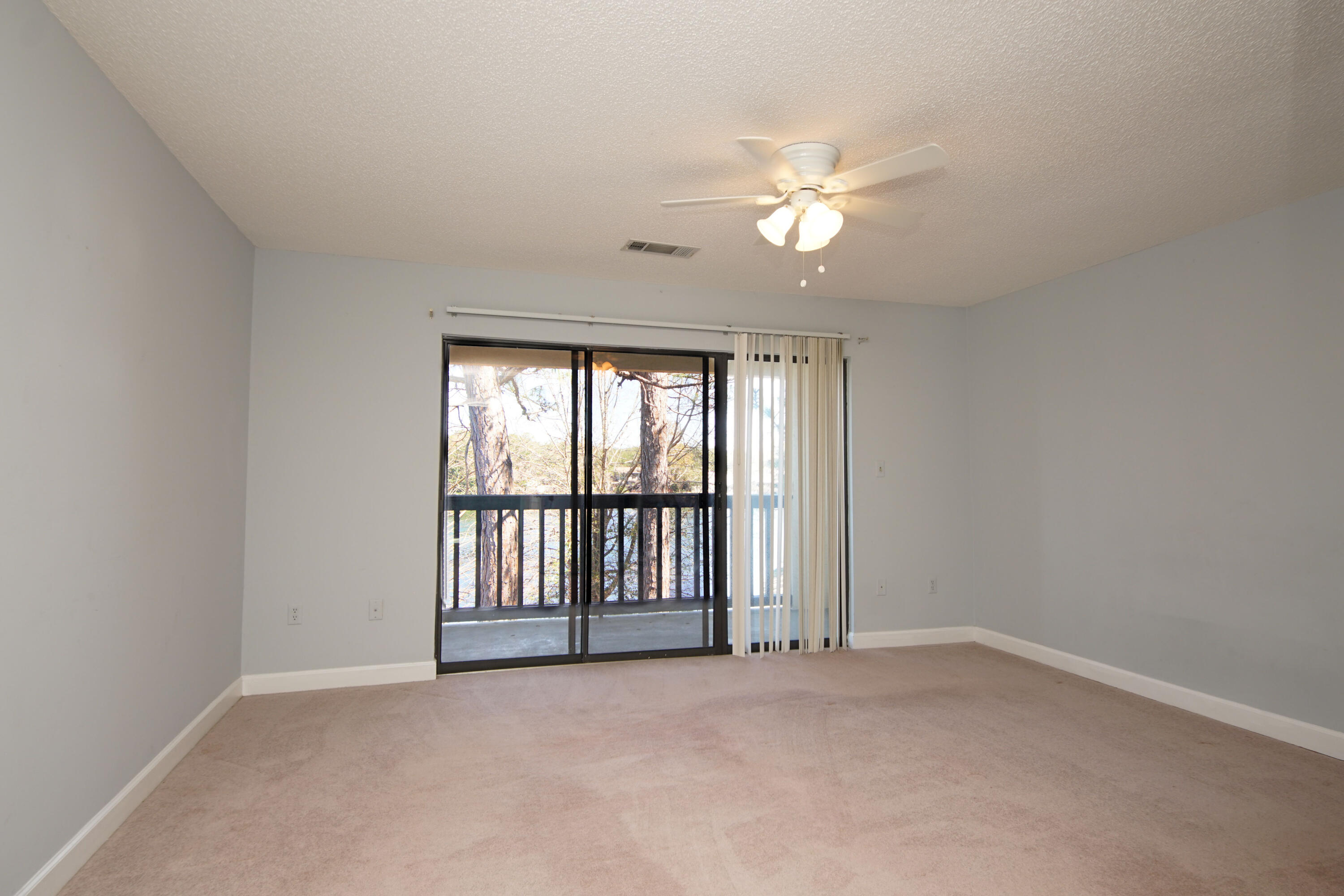 LAKESIDE CONDO AT BLUEWATER BAY - Residential