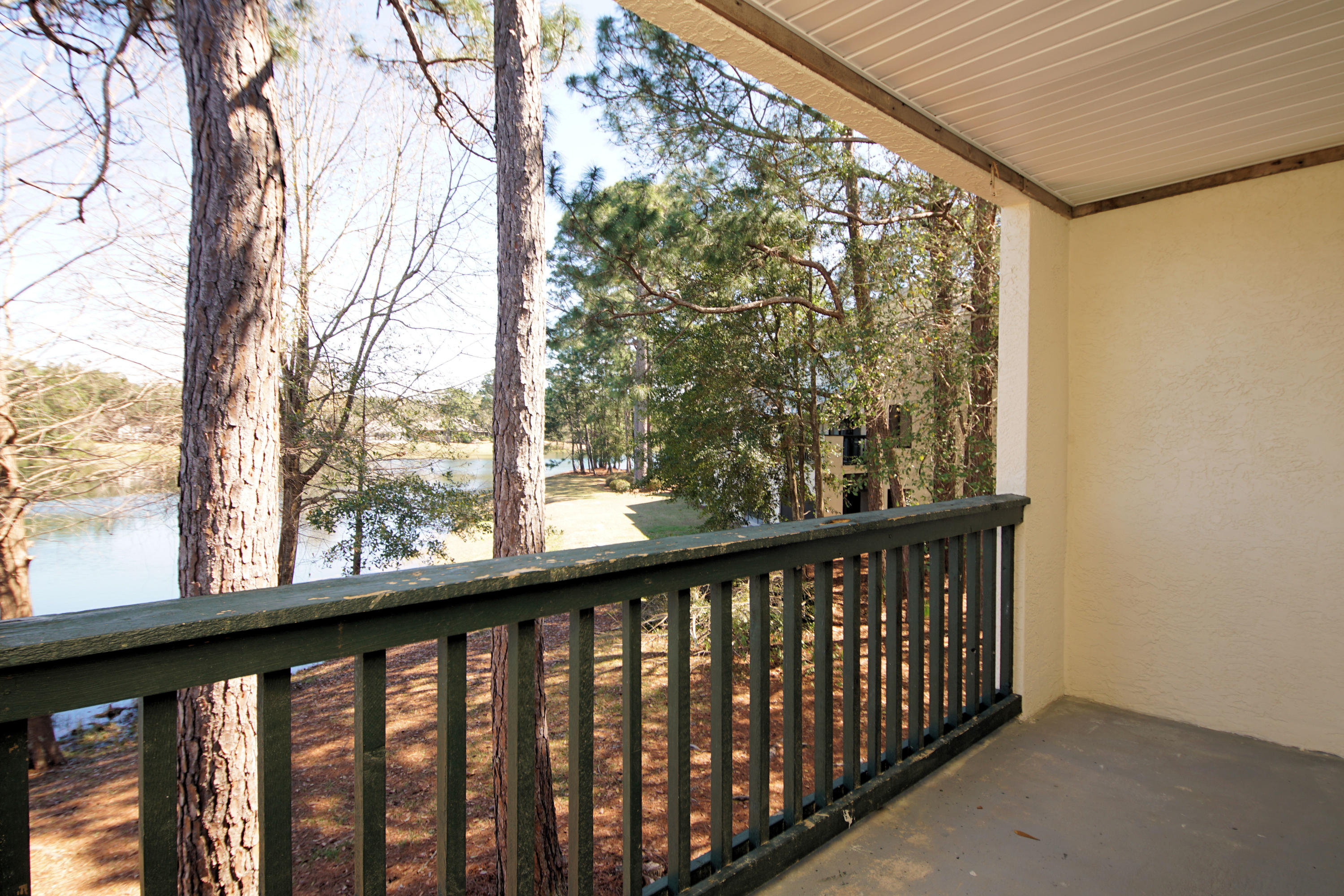LAKESIDE CONDO AT BLUEWATER BAY - Residential