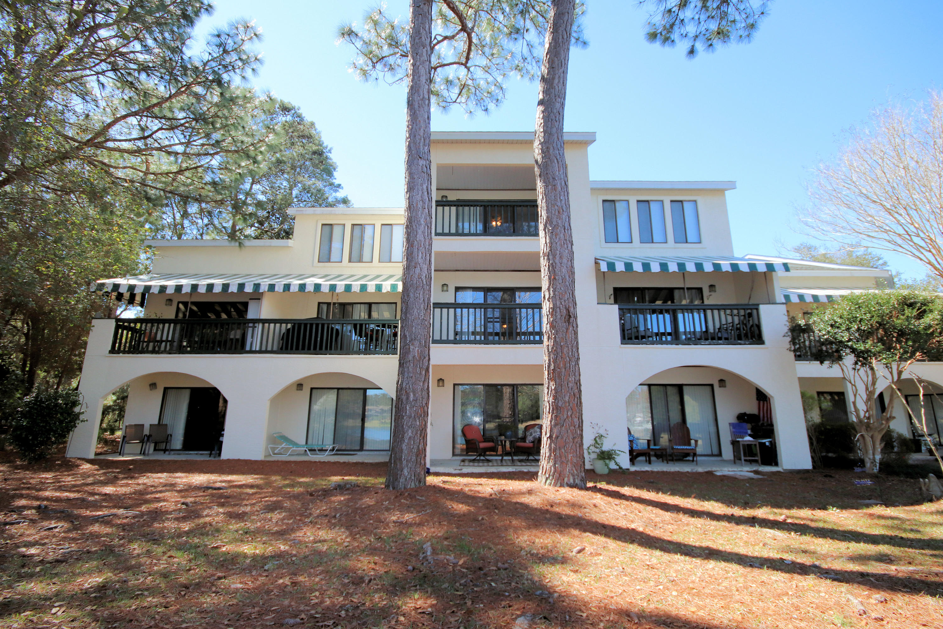 LAKESIDE CONDO AT BLUEWATER BAY - Residential