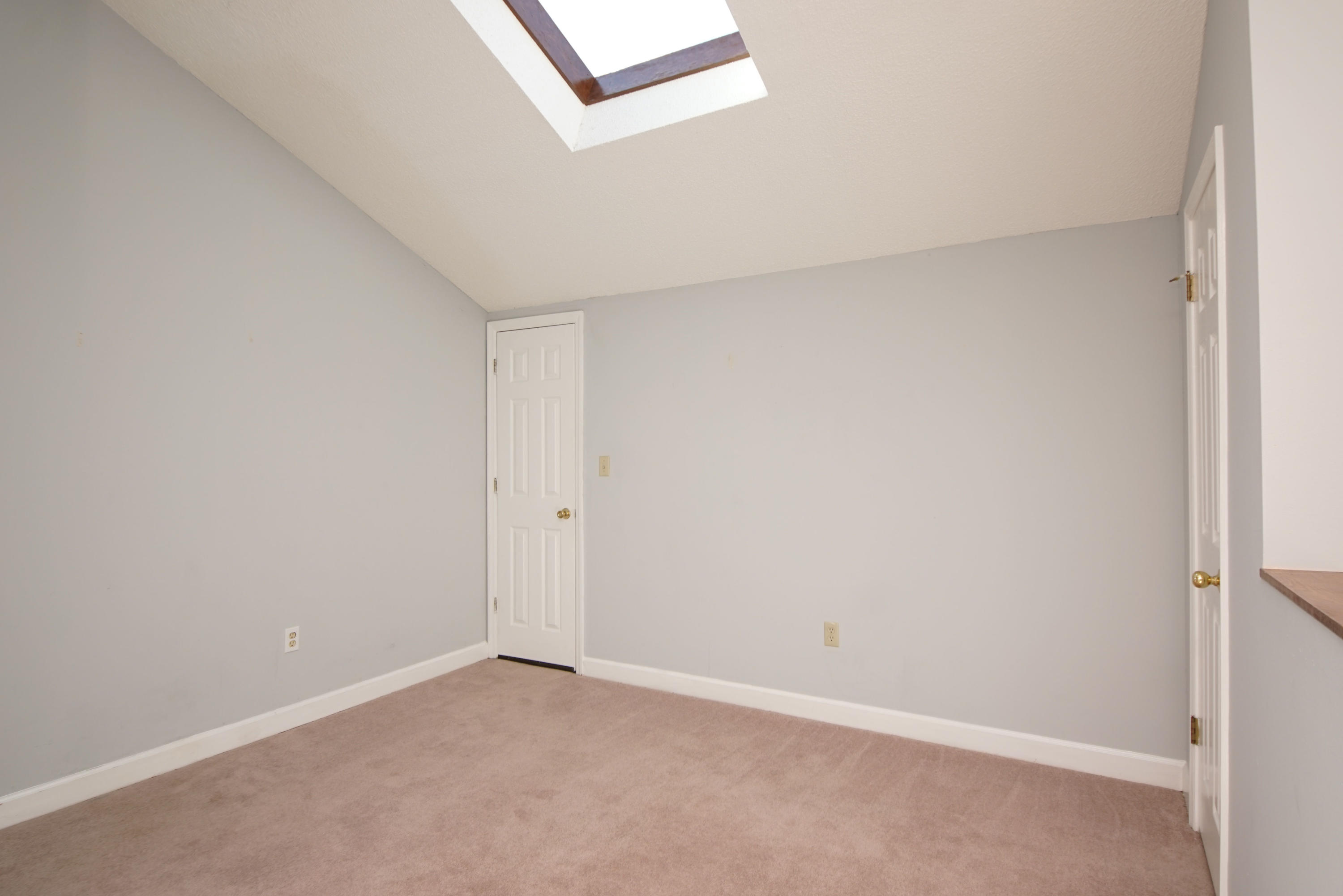 LAKESIDE CONDO AT BLUEWATER BAY - Residential