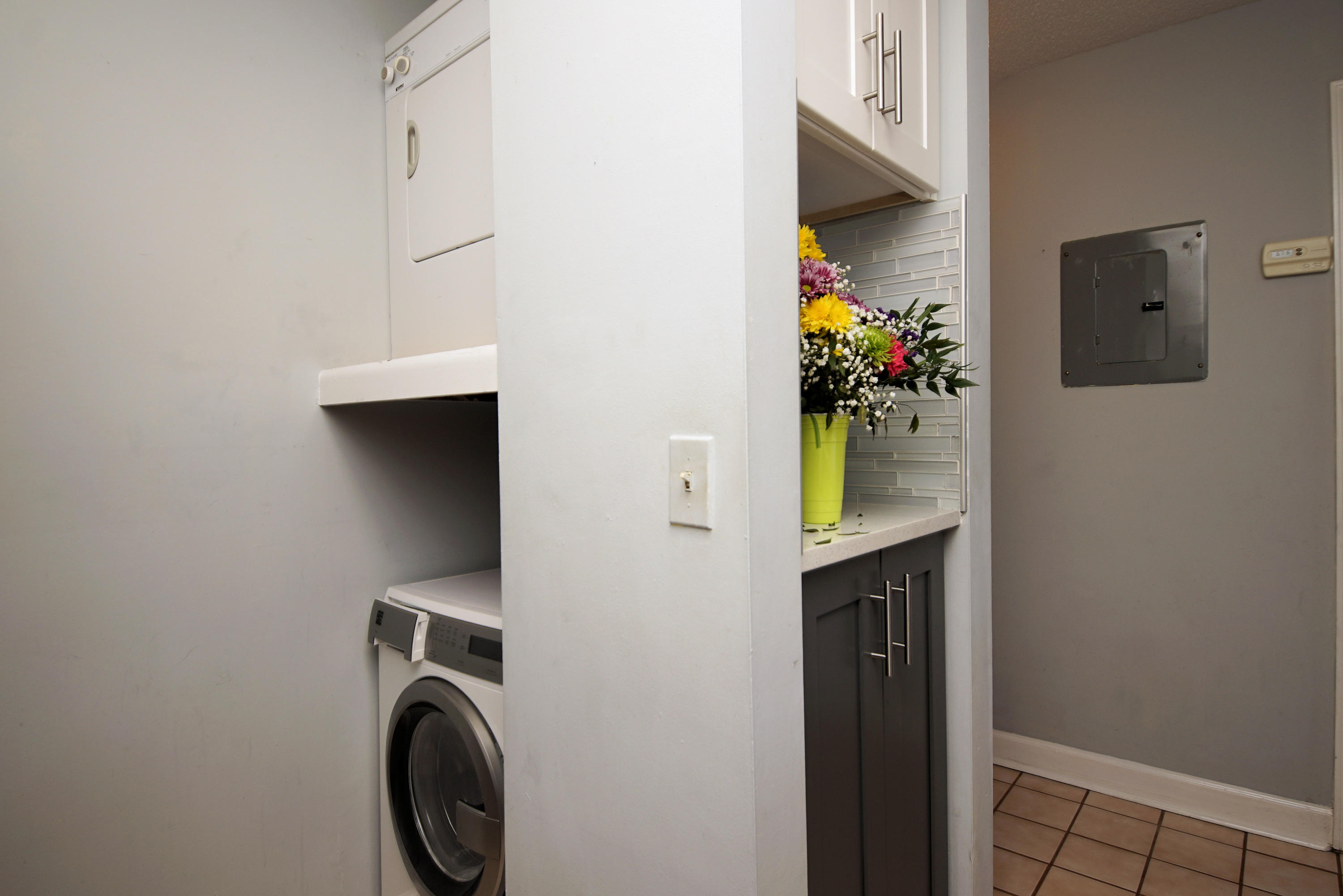 LAKESIDE CONDO AT BLUEWATER BAY - Residential