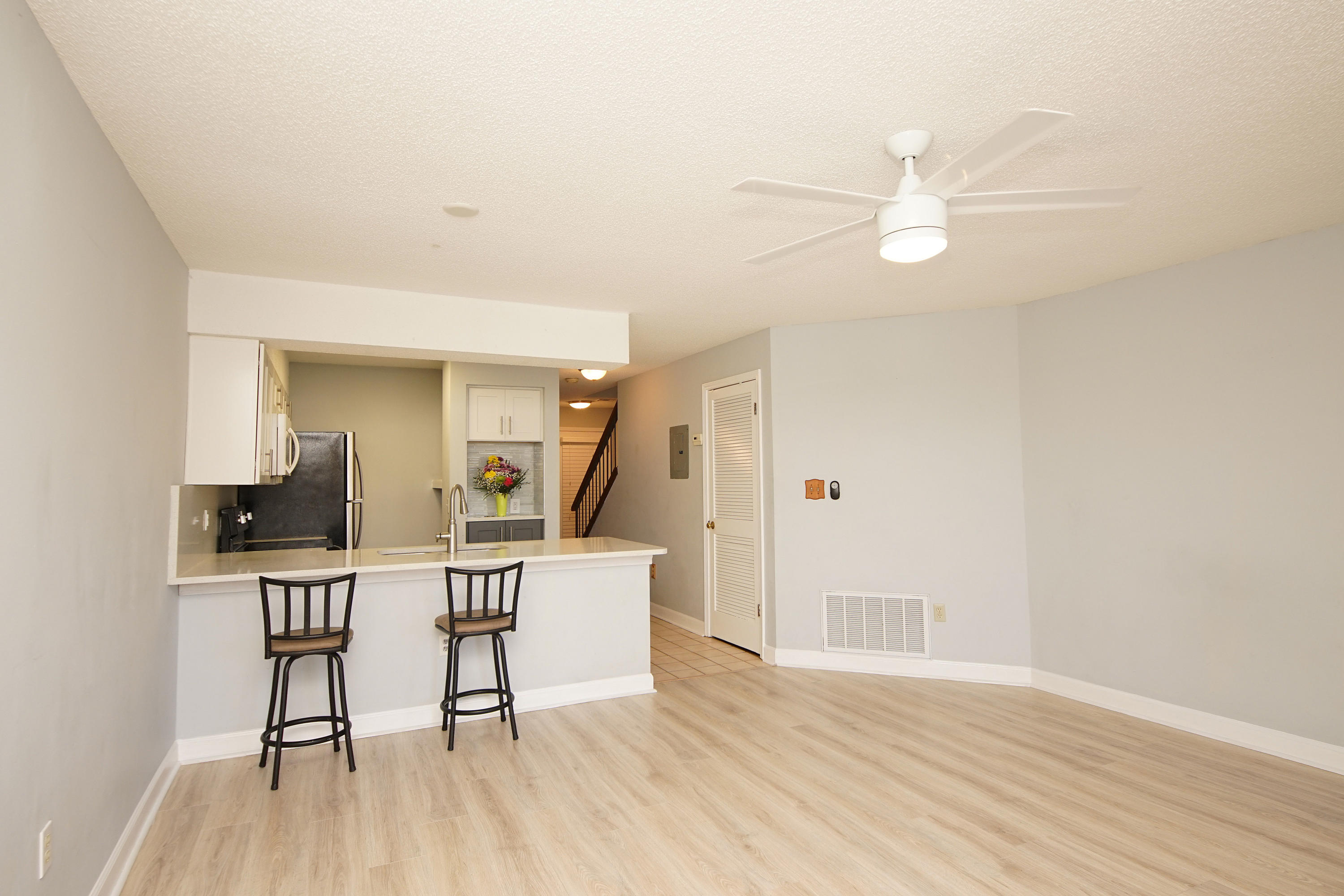 LAKESIDE CONDO AT BLUEWATER BAY - Residential