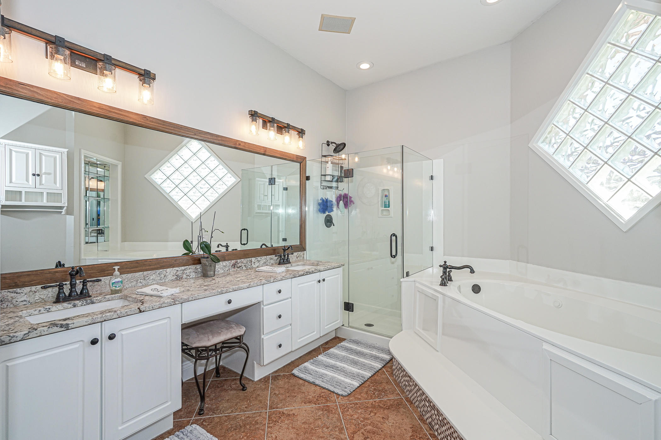 WINDSOR FOREST - Residential