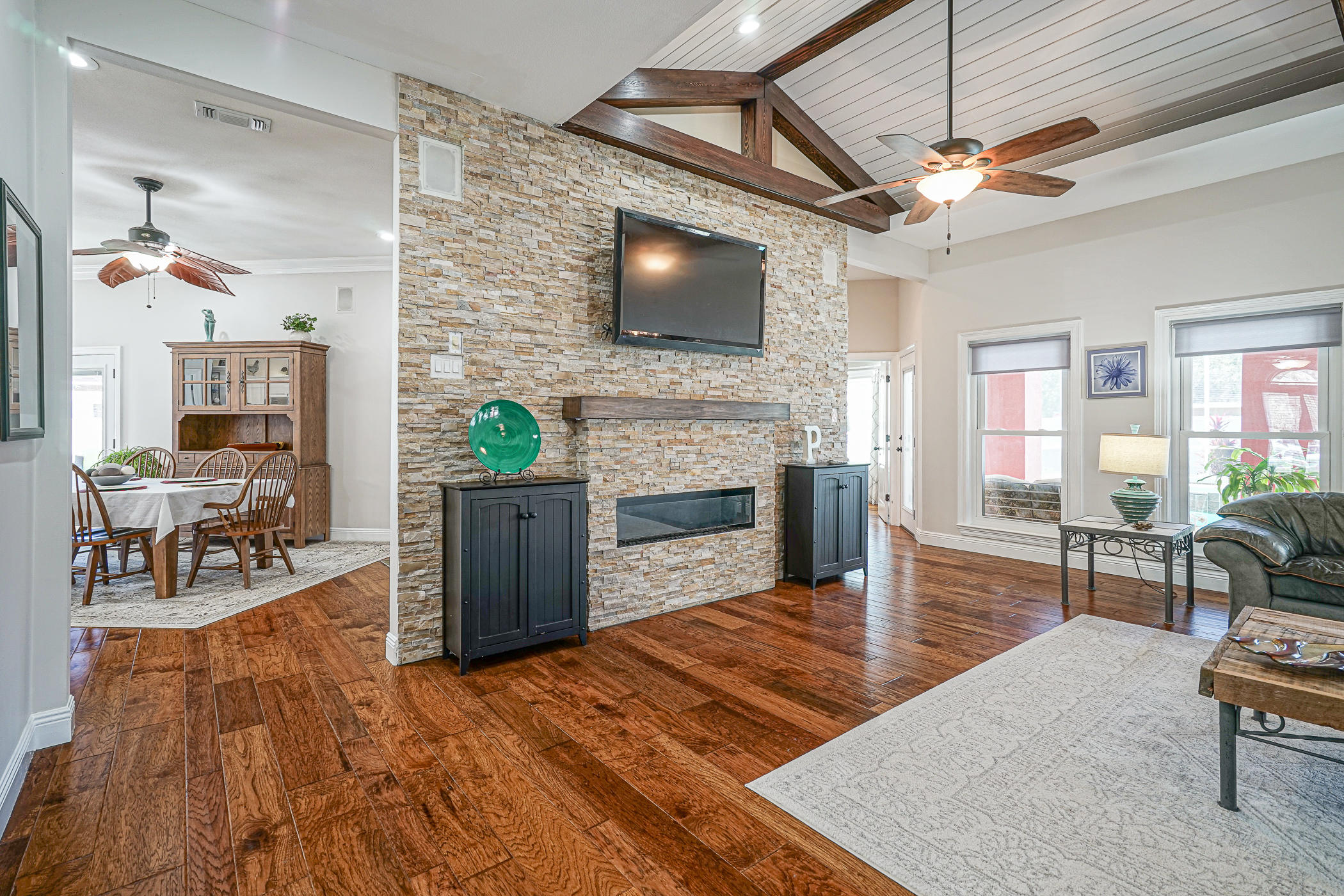 WINDSOR FOREST - Residential