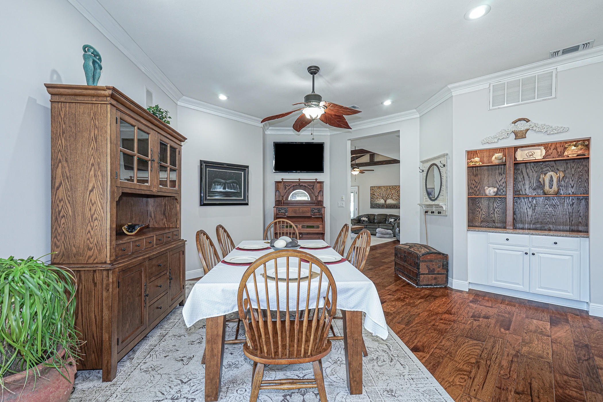 WINDSOR FOREST - Residential