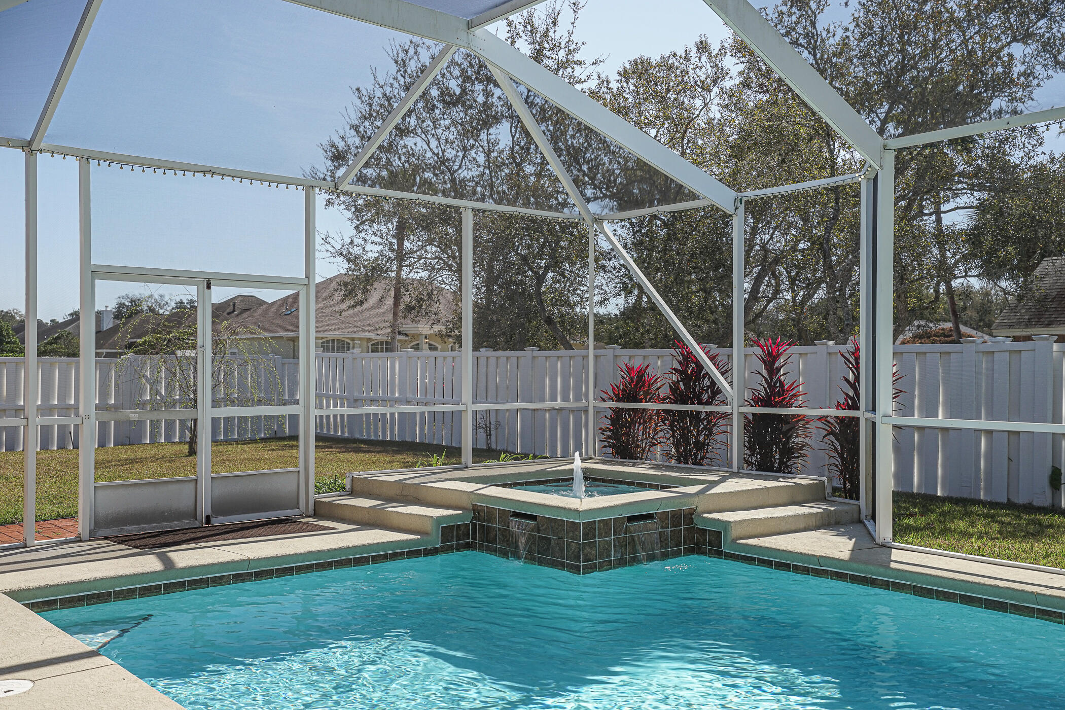 WINDSOR FOREST - Residential