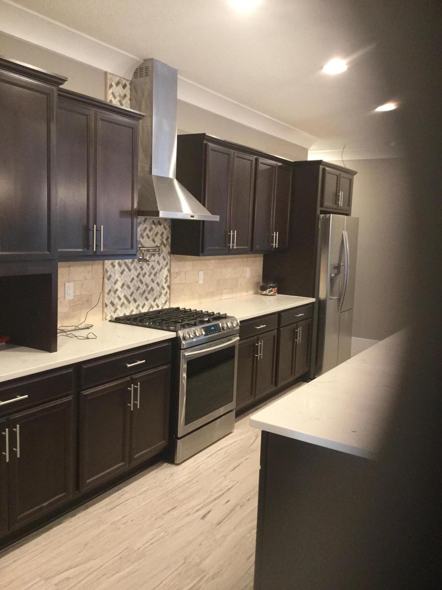 WOODLAND SHORES - Residential