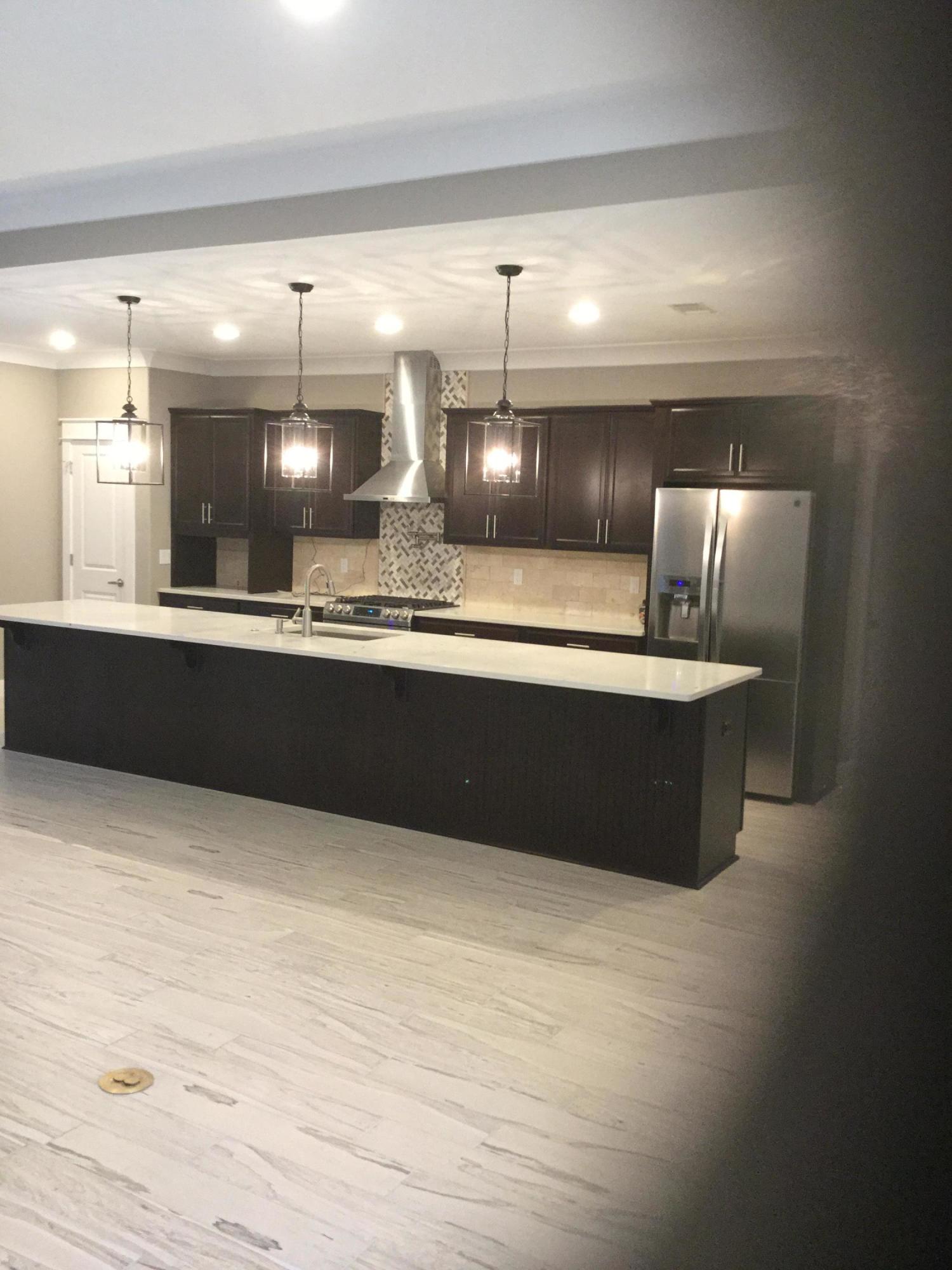 WOODLAND SHORES - Residential